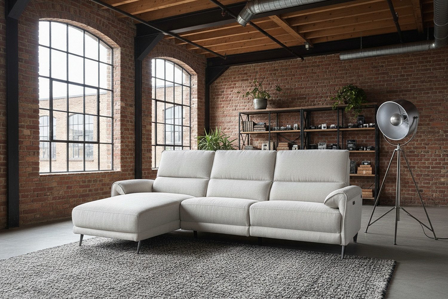 KAWOLA Ecksofa ADRIANA mit Longchair – Entspannung pur – Relaxsofa, Elektrische Liegefunktion, Flachgewebe hellgrau, Wohnzimmercouch