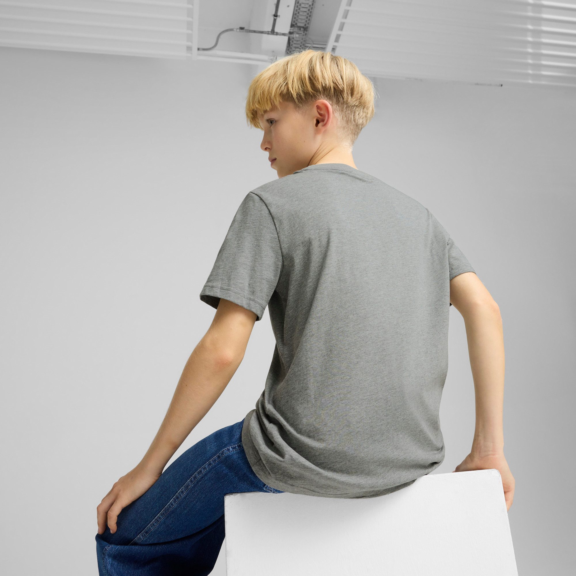 PUMA T-Shirt ESS NO 1 LOGO TEE B mit Rundhalsausschnitt, kurzärmlig, ohne Kapuze – Bild 2 von 5