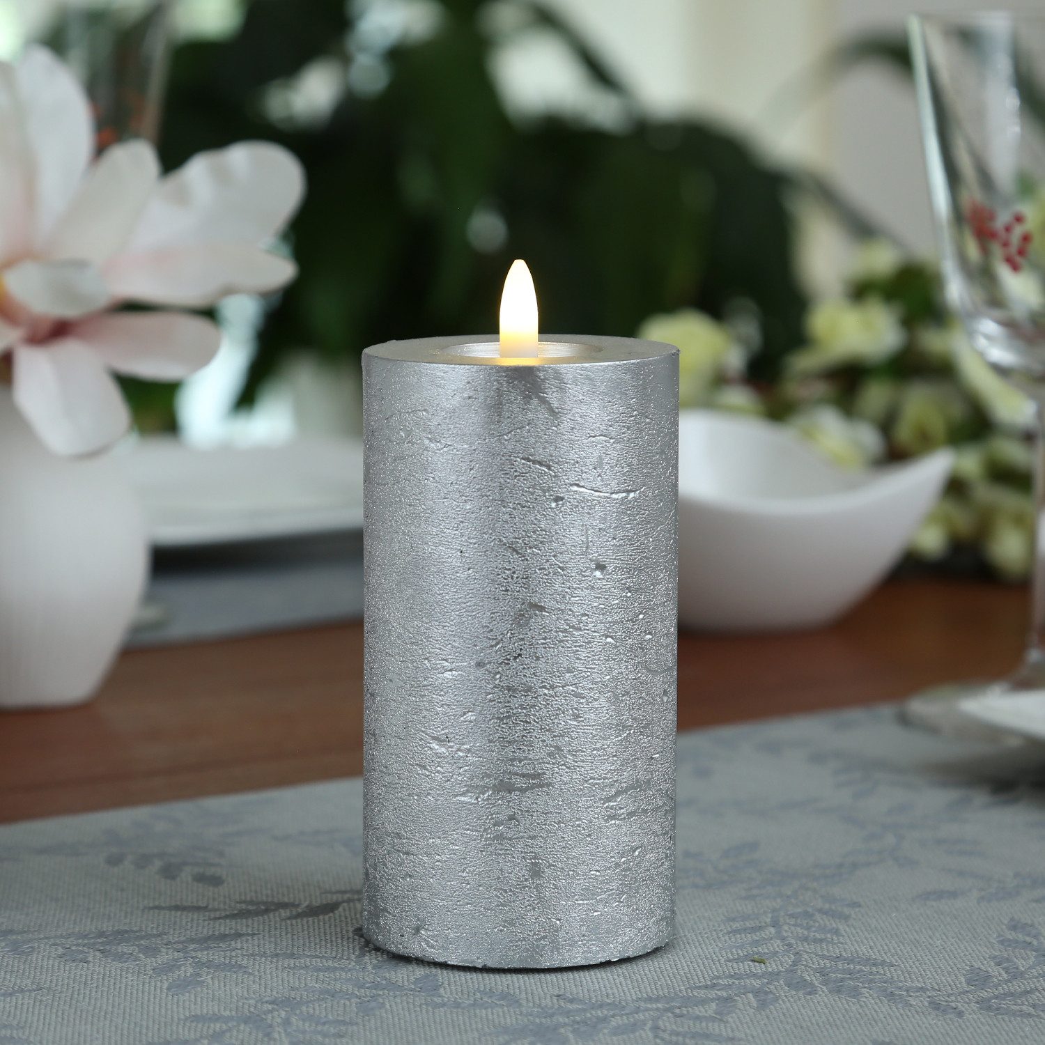 MARELIDA LED-Kerze LINA Rustik Optik Echtwachskerze flackernd Timer H: 15cm D: 7cm silber