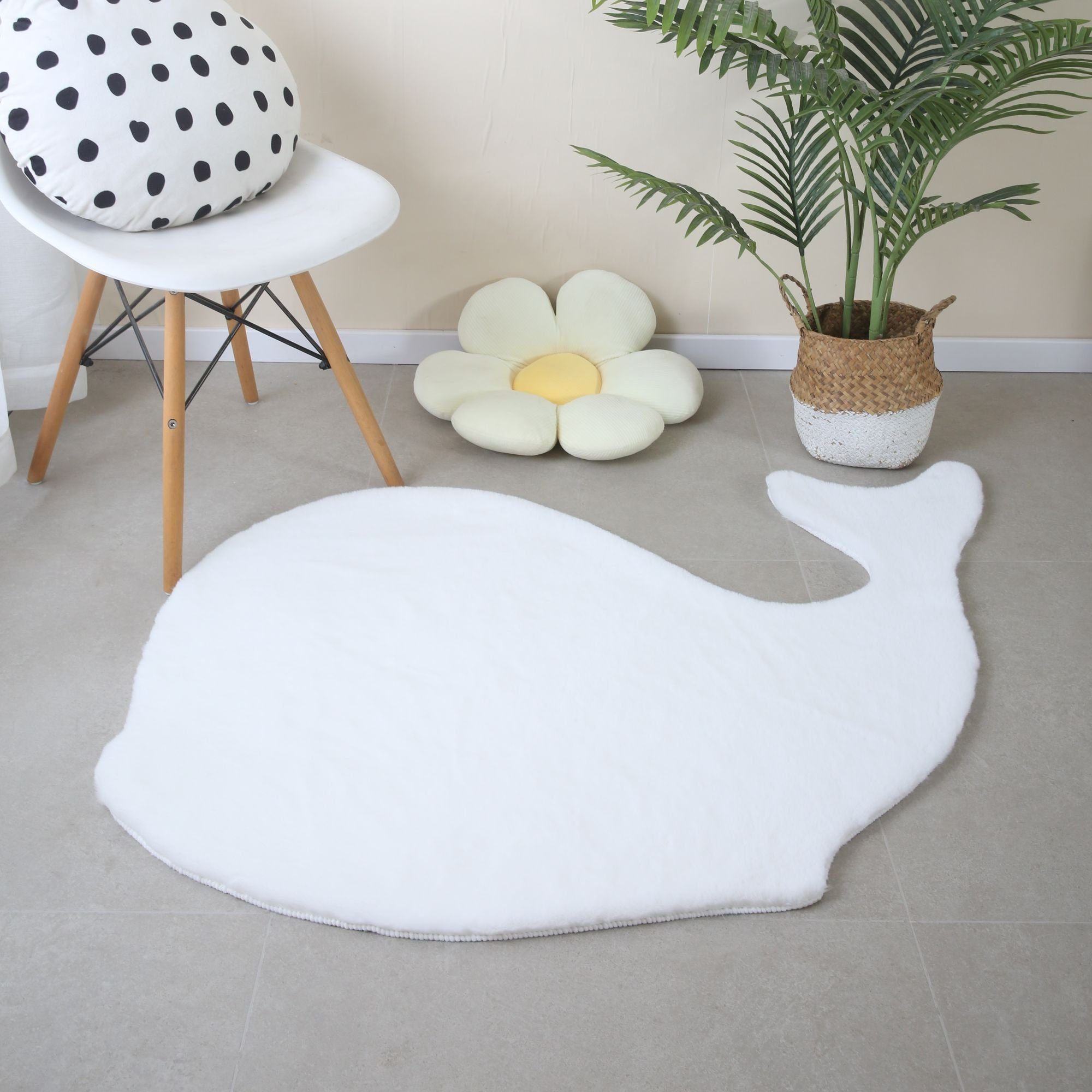 Fellteppich Wal Form, Carpetsale24, Läufer, Höhe: 25 mm, Teppich Plüsch Einfarbig Walform Kunstfell Kinderzimmer Weiß