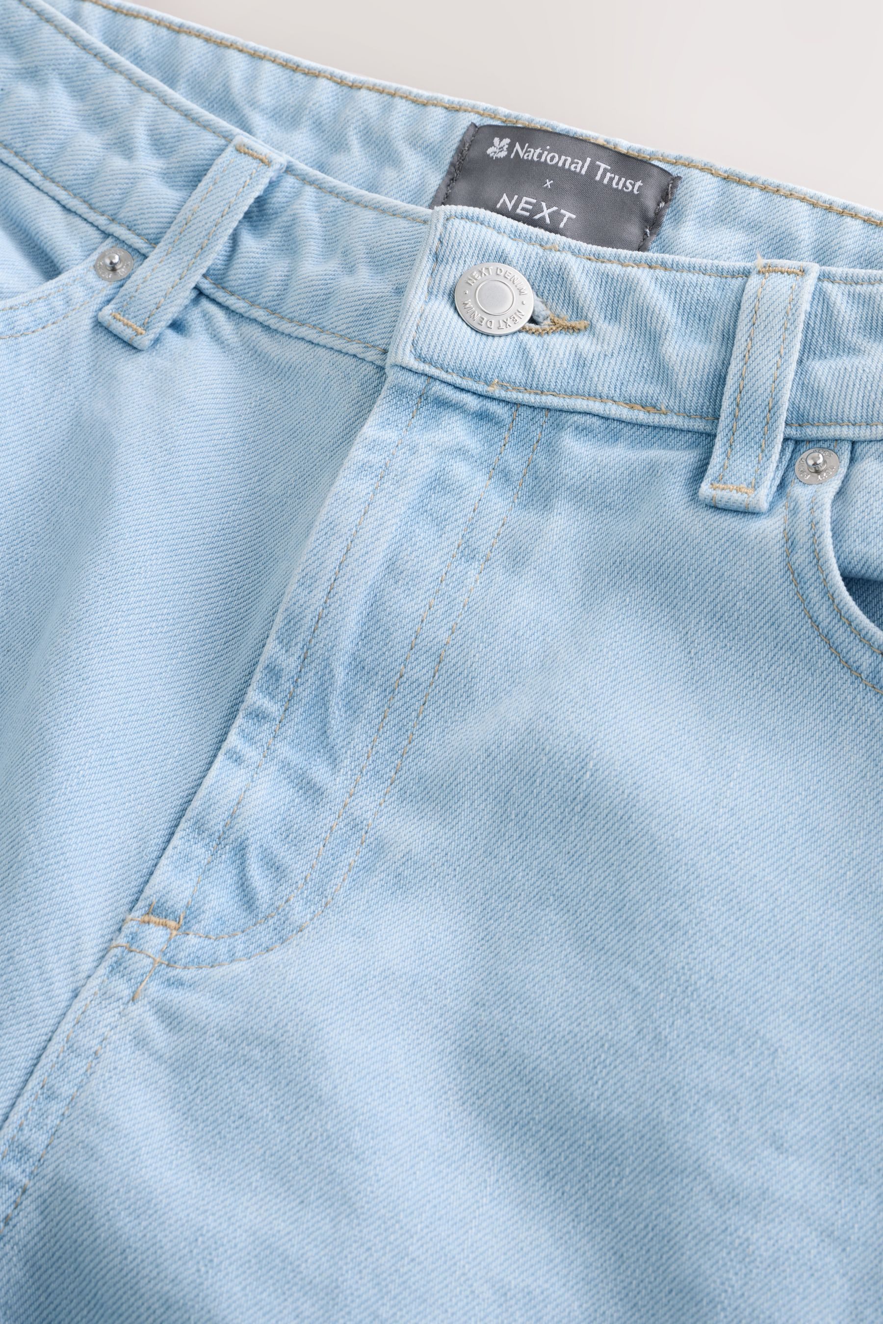 Next Weite Jeans National Trust x Next Jeans, Kreuzstich, Kurzgröße (1-tlg)
