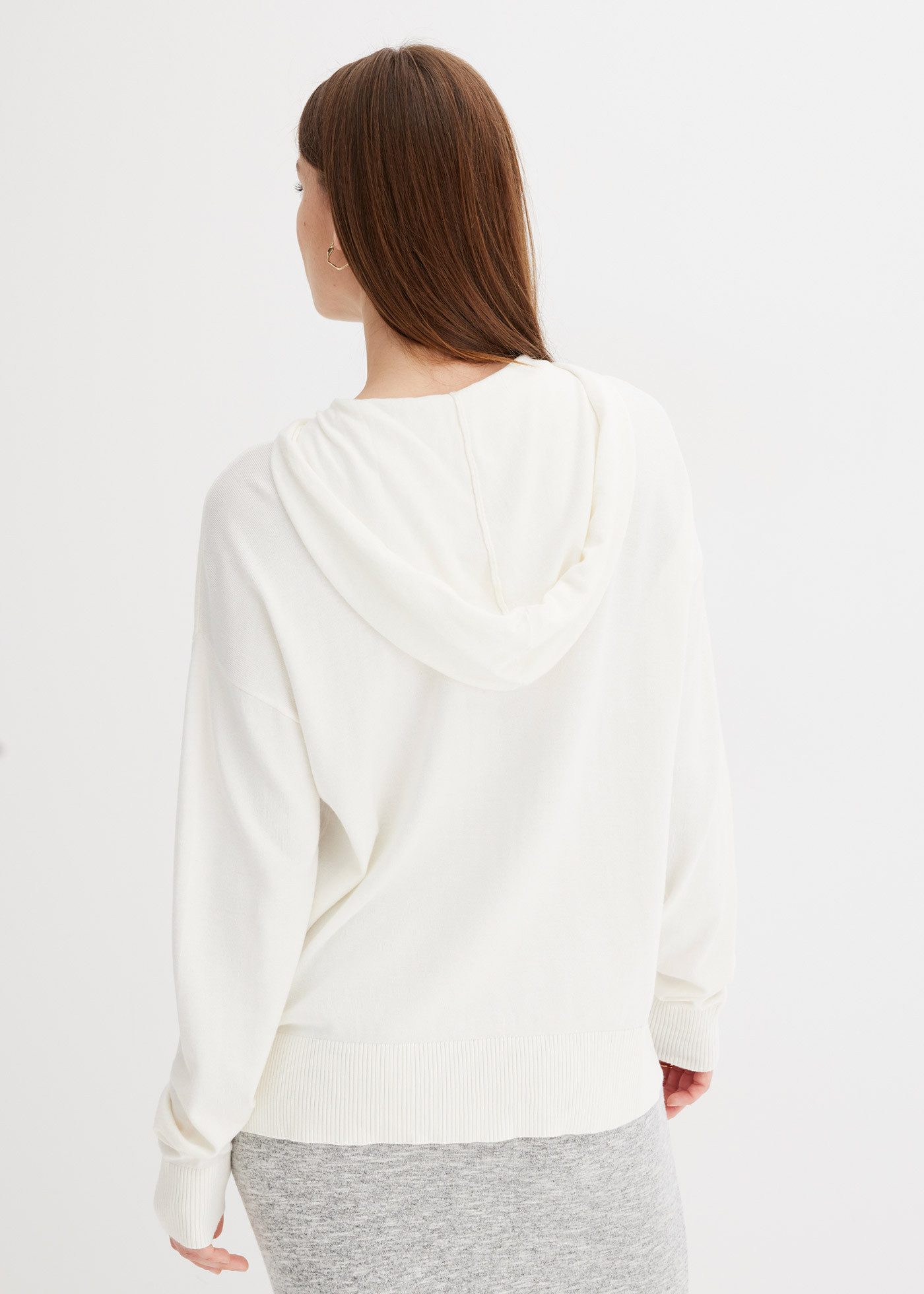 bonprix Strickpullover aus Viskosemischung, mit Kapuze, mit Kängurutasche