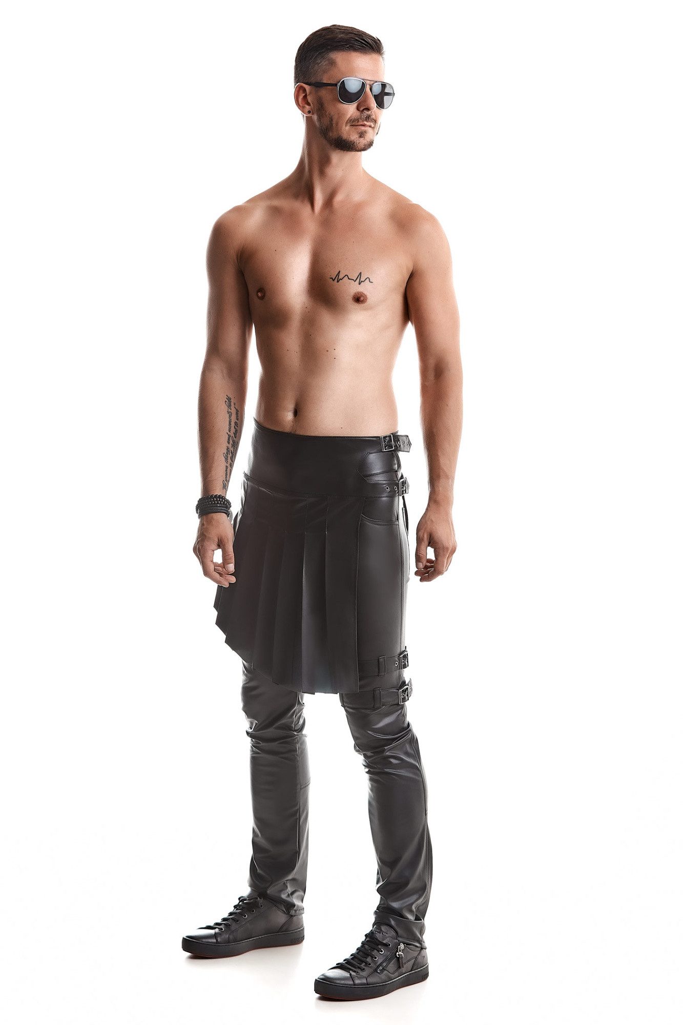 Regnes Fetish Planet Faltenrock Herren wetlook Rock schwarz Faltenrock im Gladiator Stil mit Schlitz u