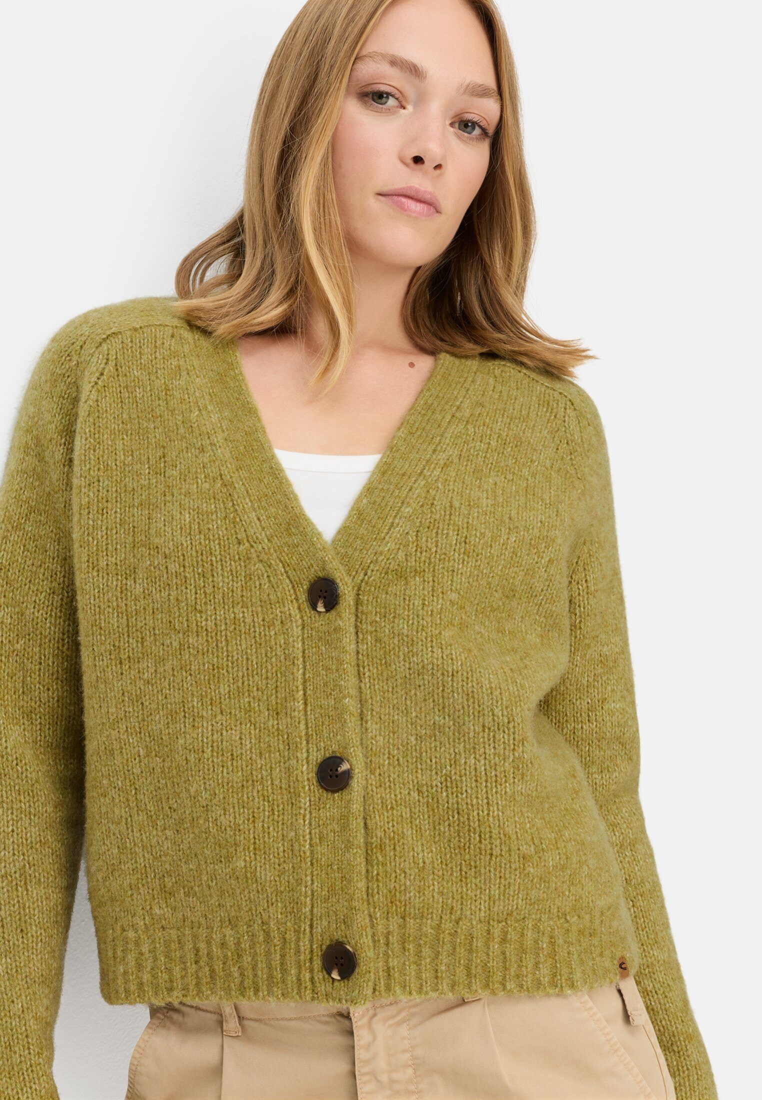 camel active Cardigan mit Raglanärmeln und Knopfverschluss Langarm Markenlabel