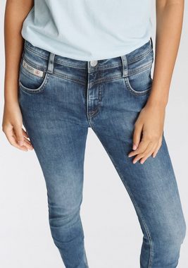 Herrlicher Slim-fit-Jeans PEPPY SLIM RECYCLED DENIM Normal Waist Recycled Polyester