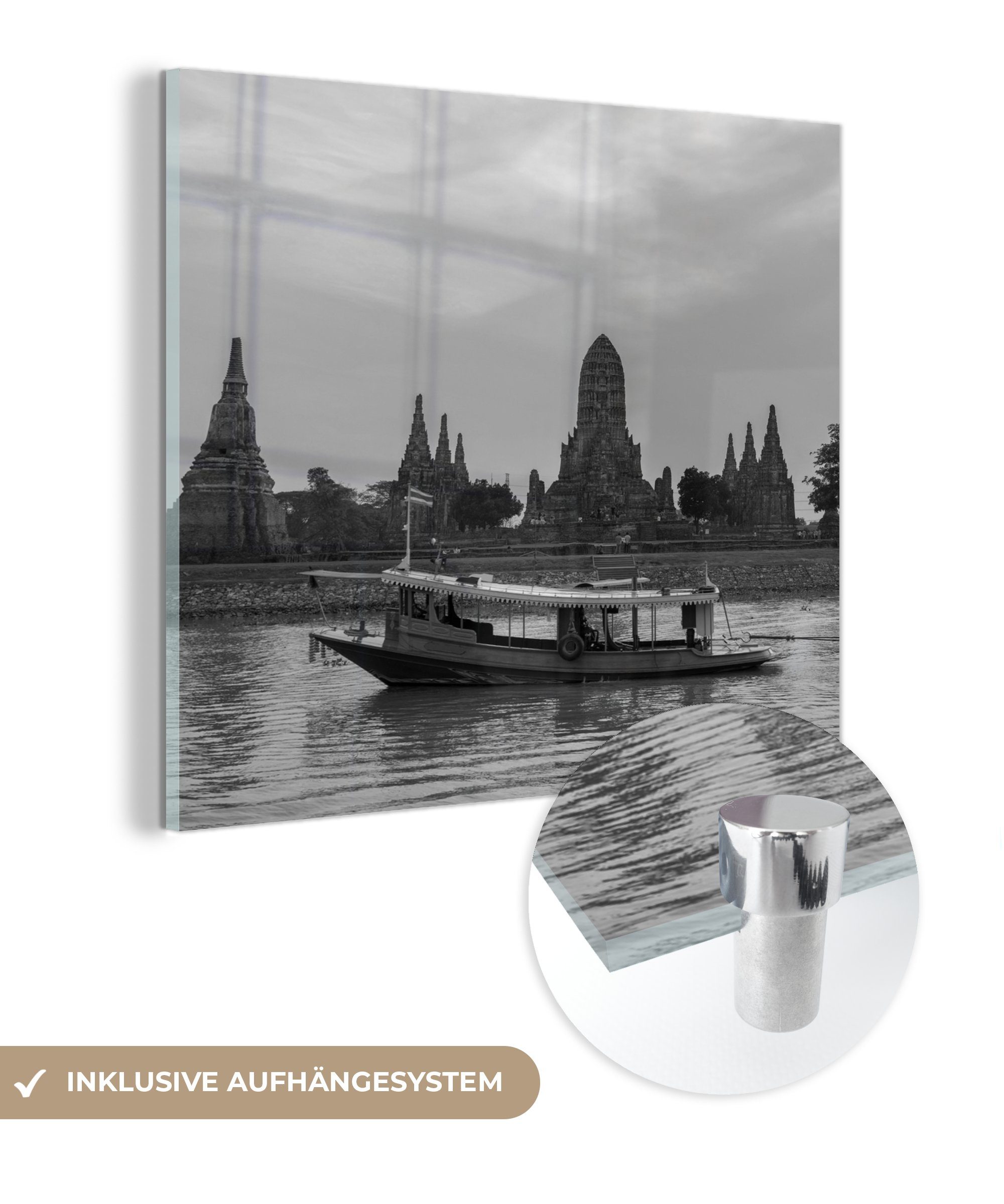 MuchoWow Acrylglasbild Schlepper vor dem Wat Chaiwatthanaram Tempel, Thailand - Schwarz und, (1 St), Glasbilder - Bilder auf Glas Wandbild - Foto auf Glas - Wanddekoration