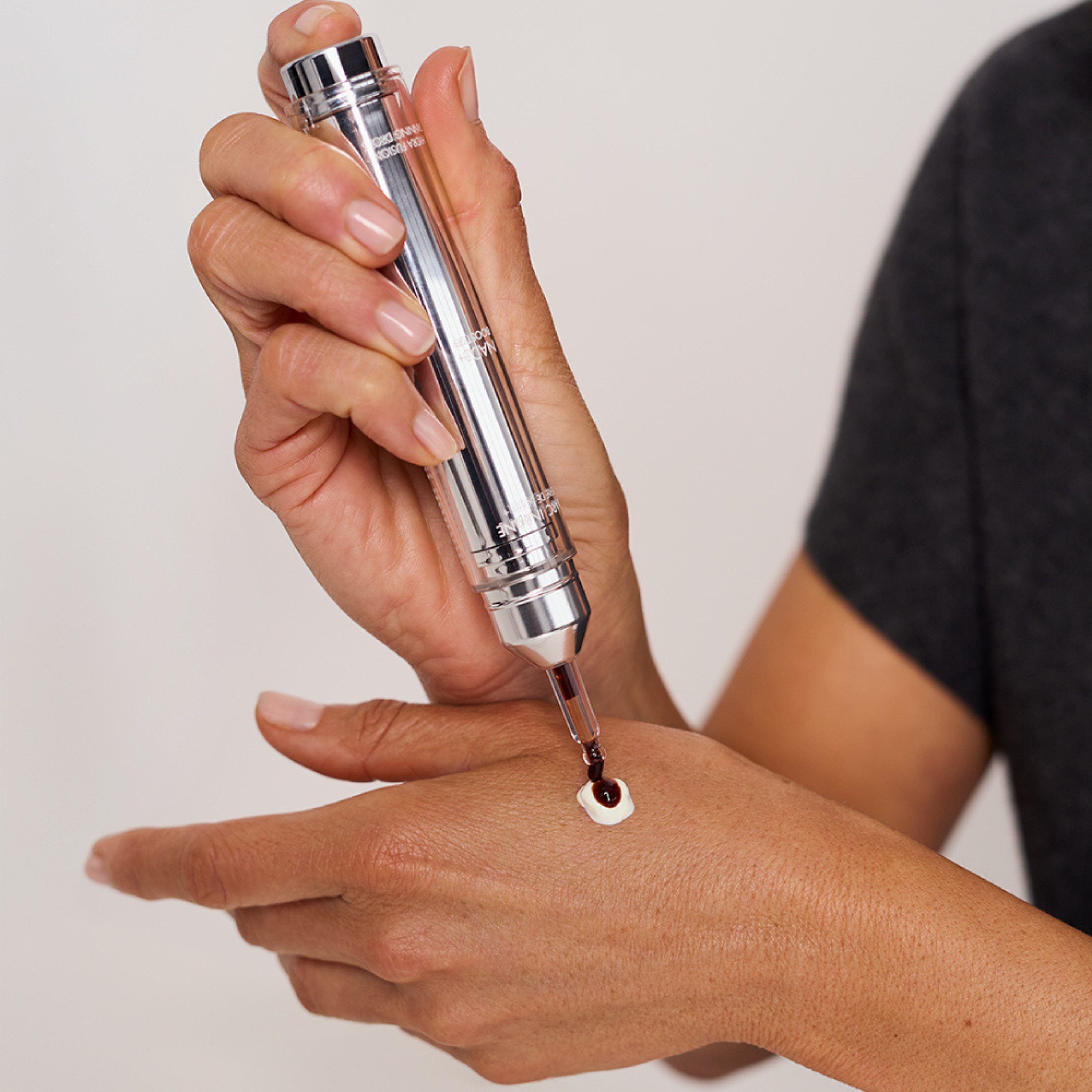 MARC INBANE Selbstbräunungskonzentrat Perle de Soleil+ Tanning Drops mit NAD+ Booster, Ergebnis innerhalb von 1 Minute: Bis zu 4 Tage Bräune