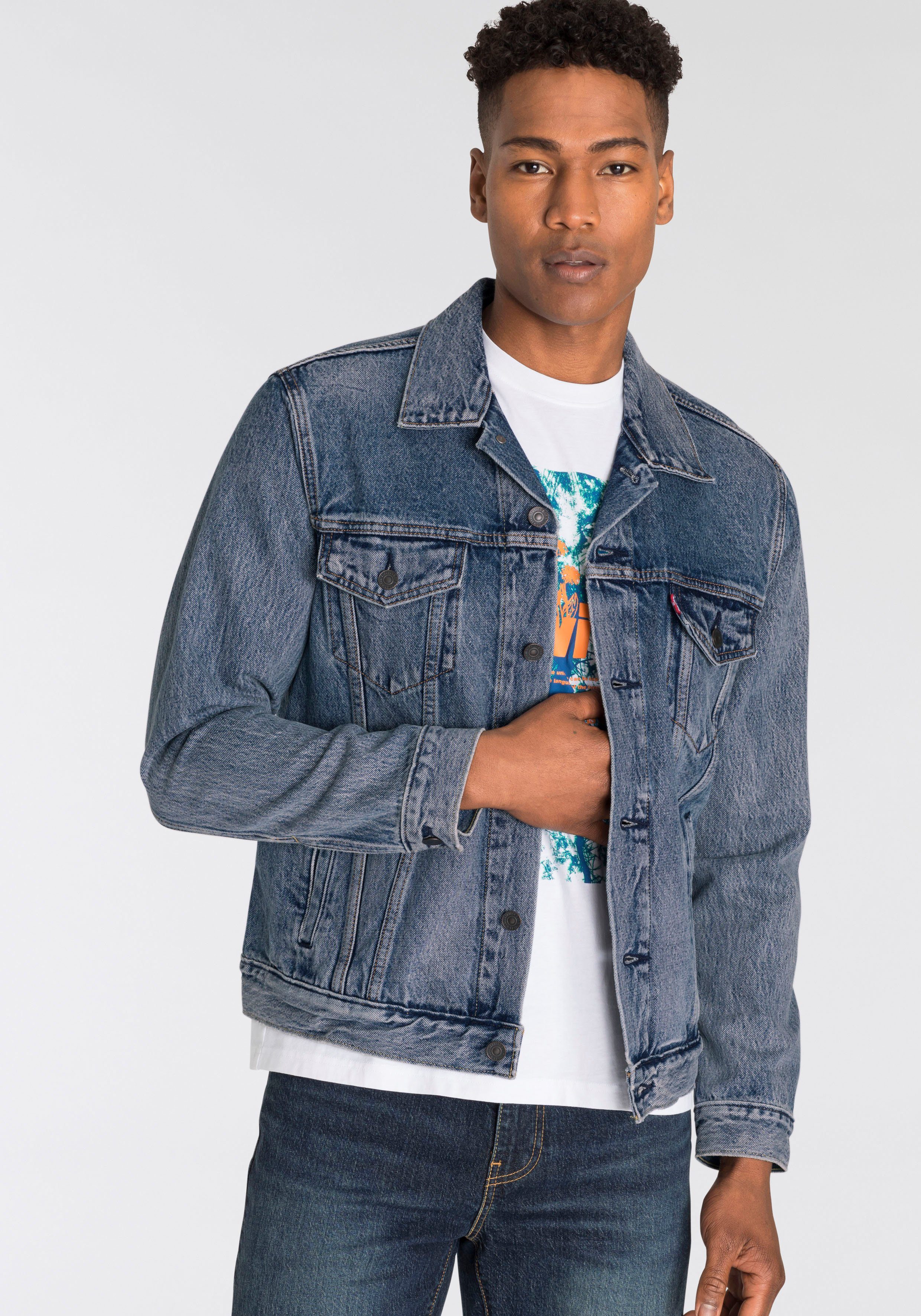Levi's® Jeansjacke VINTAGE FIT TRUCKER JKT mit Knopfleiste günstig online kaufen
