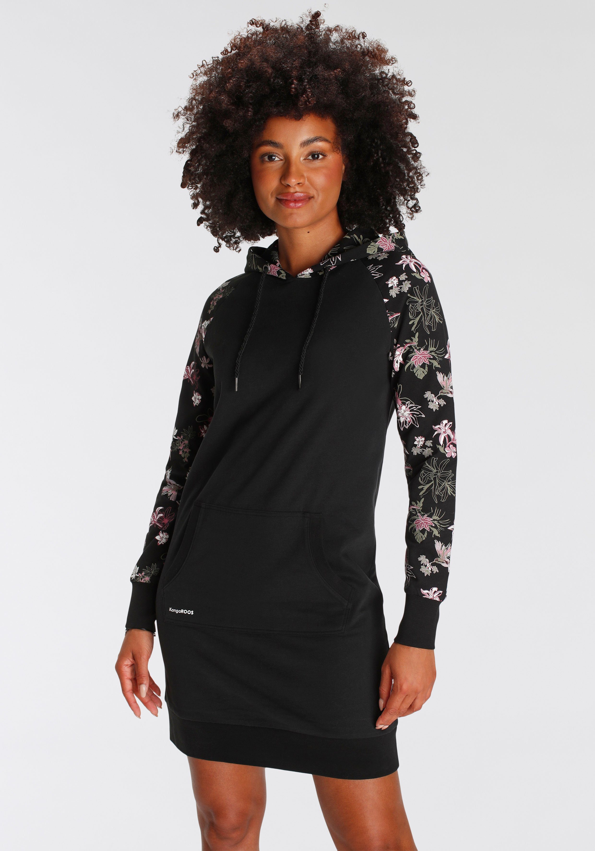 KangaROOS Sweatkleid knielang, figurumspielend, aus angerauter Sweatware, mit Kapuze