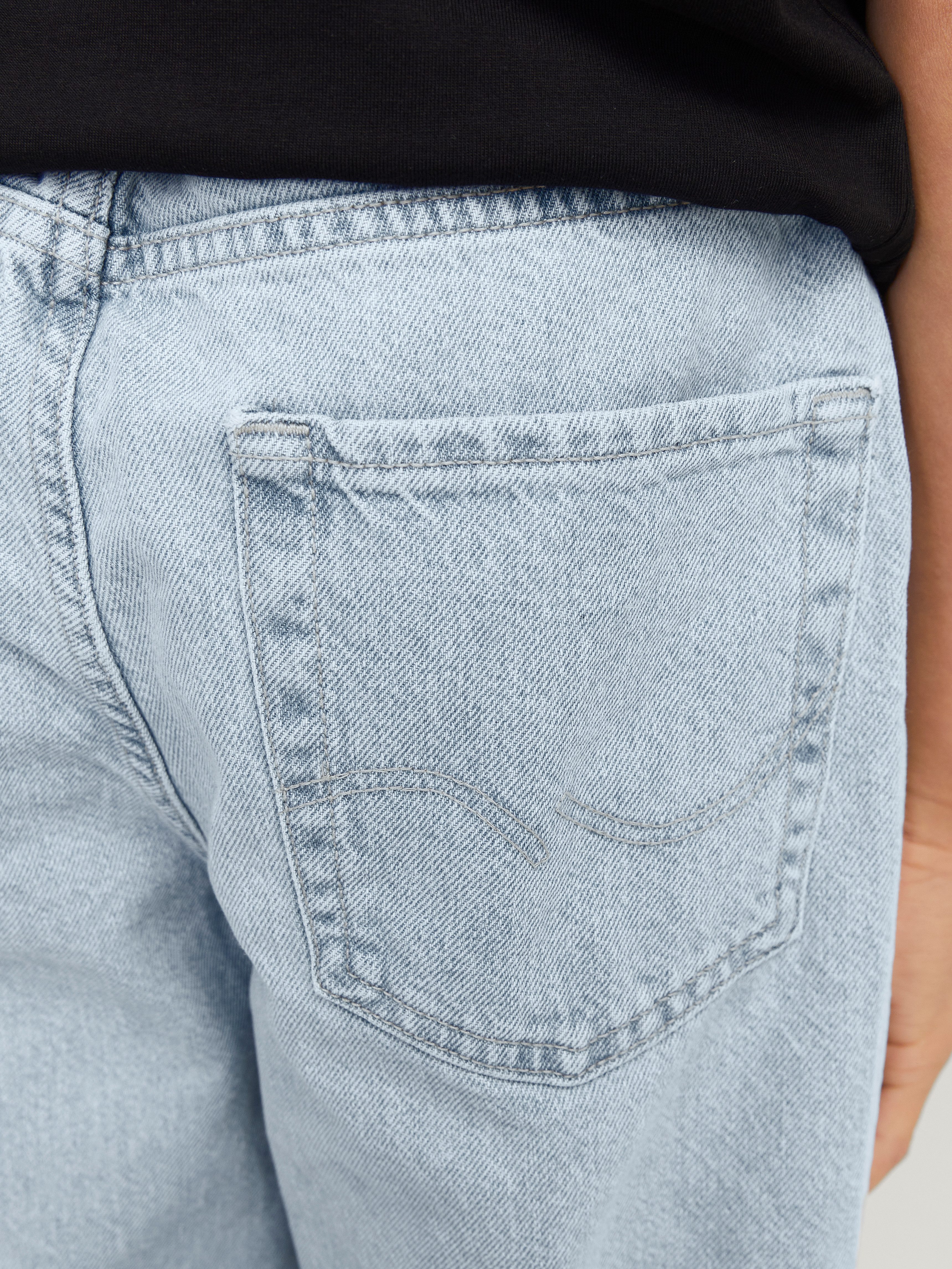 Jack & Jones Junior Relax-fit-Jeans JJIALEX bietet hohen Komfort und ist einfach kombinierbar unifarben, modisch, relaxed fit, Denim
