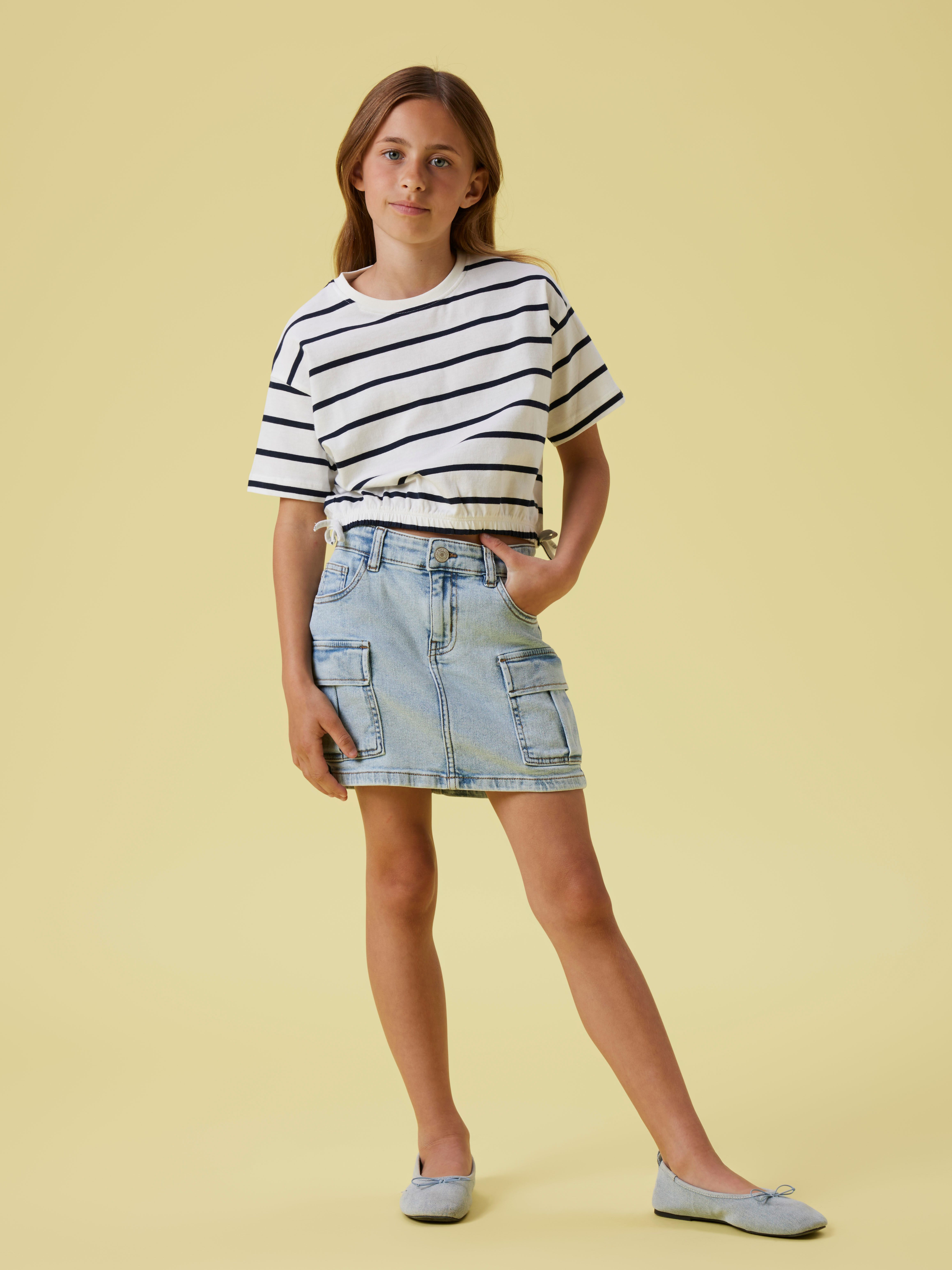 Name It T-Shirt NKFFUNION SS CROPPED BOXY TOP NOOS mit Kordelzug in der Taille – Bild 2 von 5
