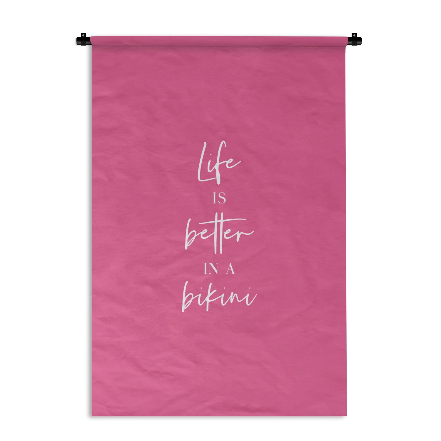 MuchoWow Wanddekoobjekt Das Leben ist - besser Kleid, Pink, Wanddeko im Wohnzimmer, Kinderzimmer Bikini Wandbehang, - Schlafzimmer, für Zitat