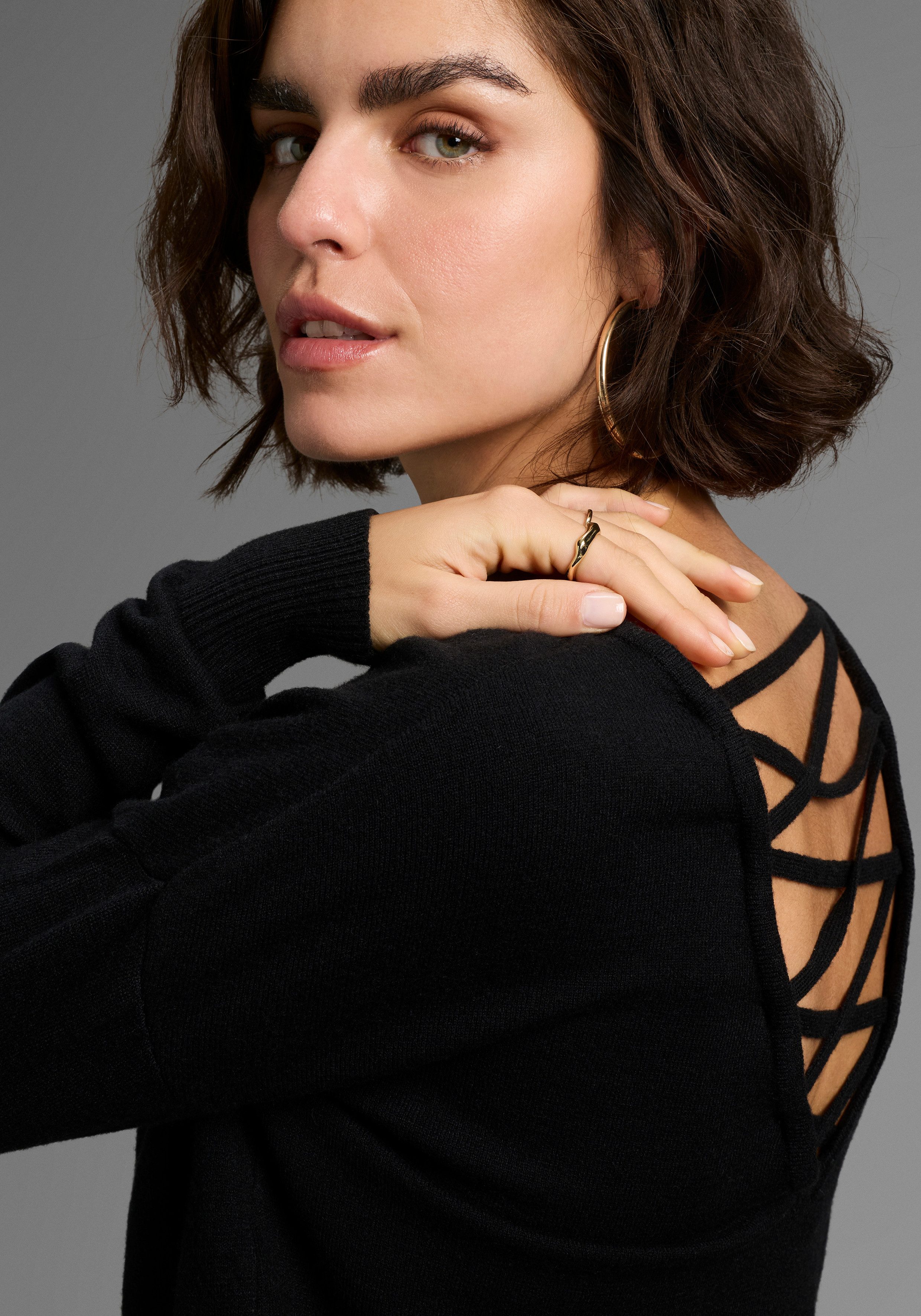 Laura Scott Strickpullover softer Übergangsstrick mit femininen Schnürdetails