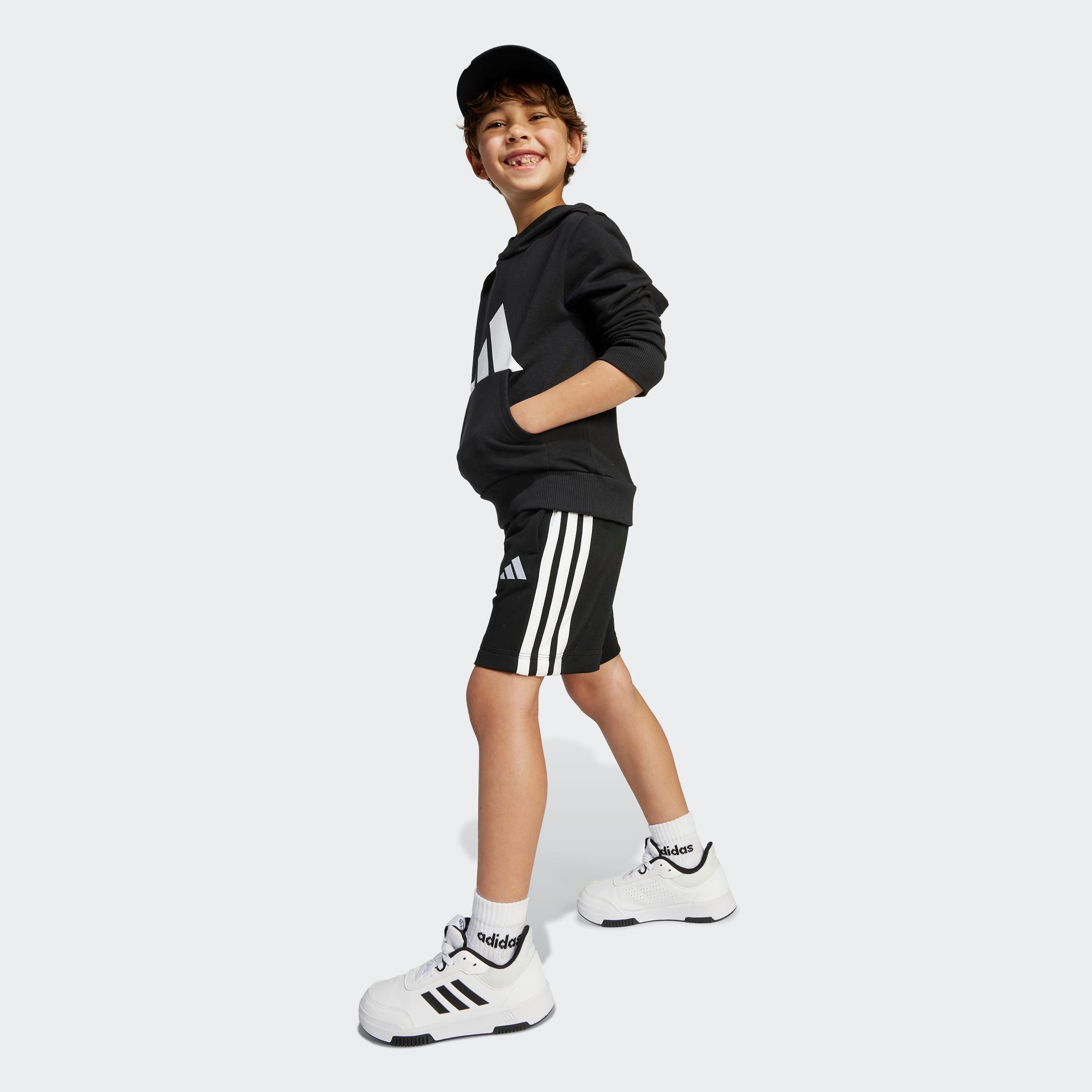 adidas Sportswear Shorts ESSENTIALS KIDS für Kinder, mit sportlichen 3-Streifen, aus Baumwolle und Polyester