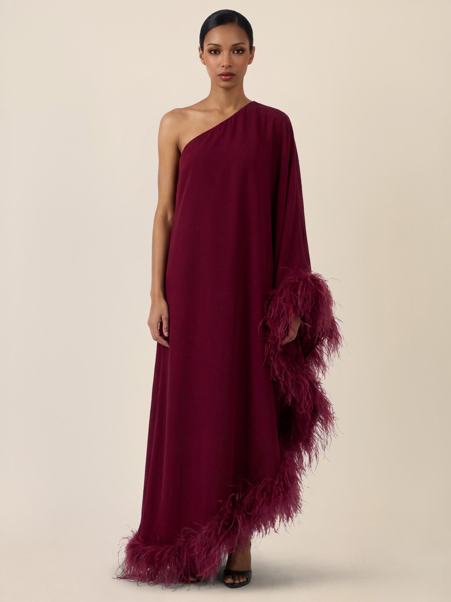 Apart Abendkleid mit Federn