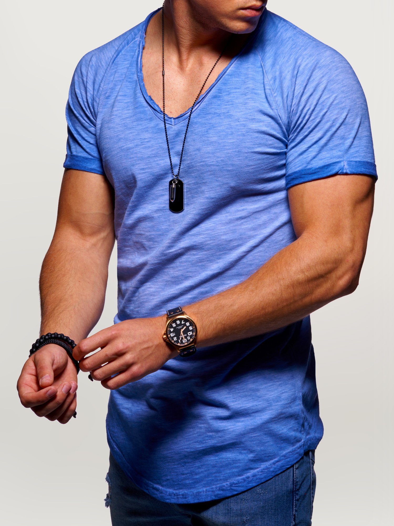 V-Ausschnitt blau DANNY mit modernem T-Shirt behype