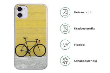 MuchoWow Handyhülle Ein Rennrad vor einem industriellen Hintergrund, Handyhülle Apple iPhone 11, Smartphone-Bumper, Print, Handy