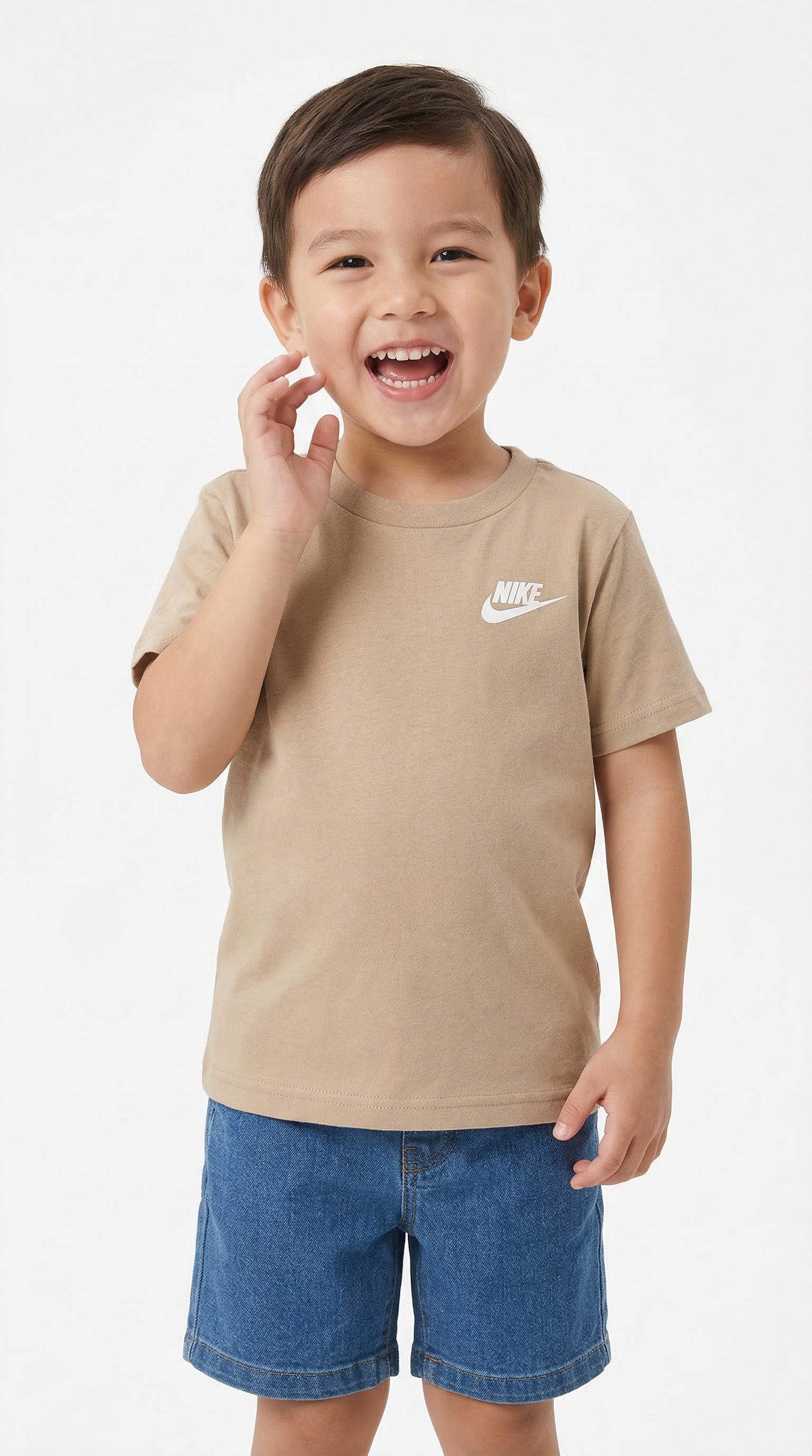 Nike Sportswear T-Shirt NKN NSW EMBROID FUTURA TEE für Kinder, sportlicher Stil, Rundhalsausschnitt