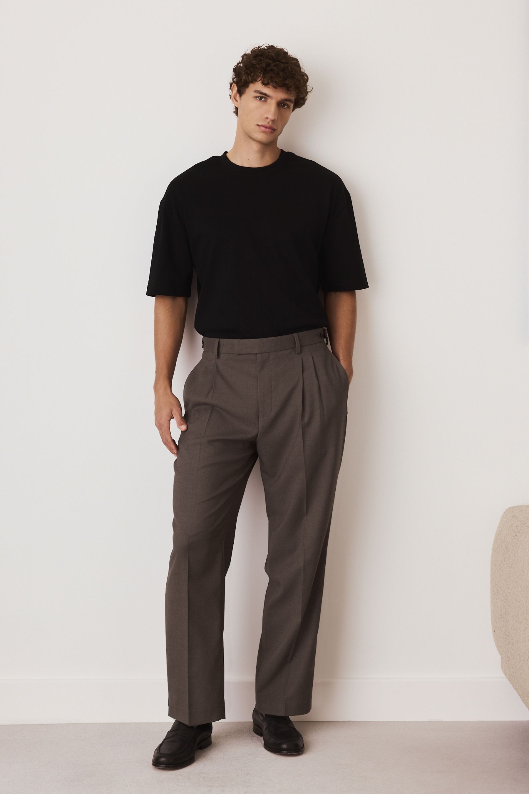 Next Bundfaltenhose Elegante Relaxed Fit Hose mit Bundfalten (1-tlg)