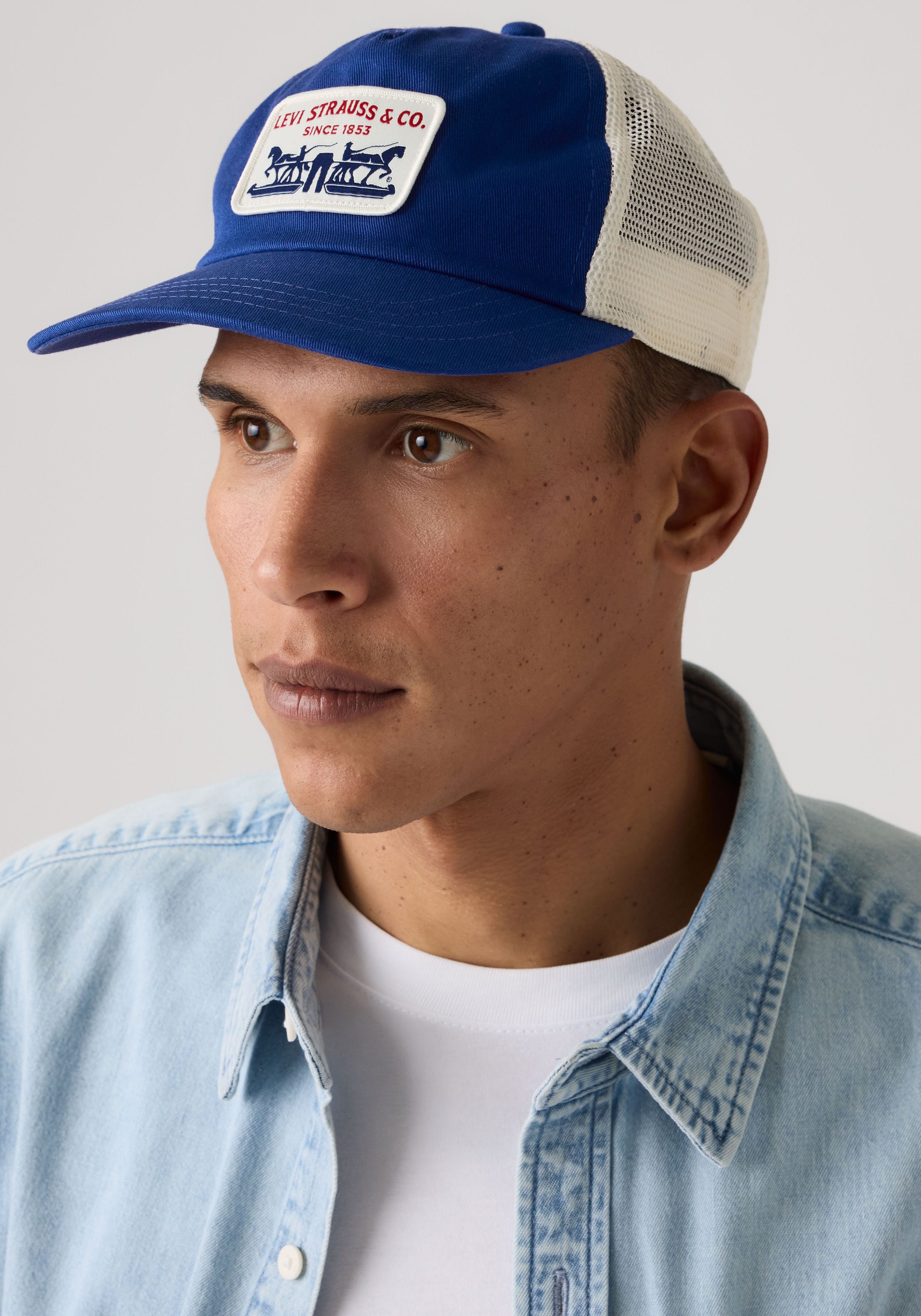 Levi's® Trucker Cap PRESIDIO TRUCKER mit Logo Stickerei