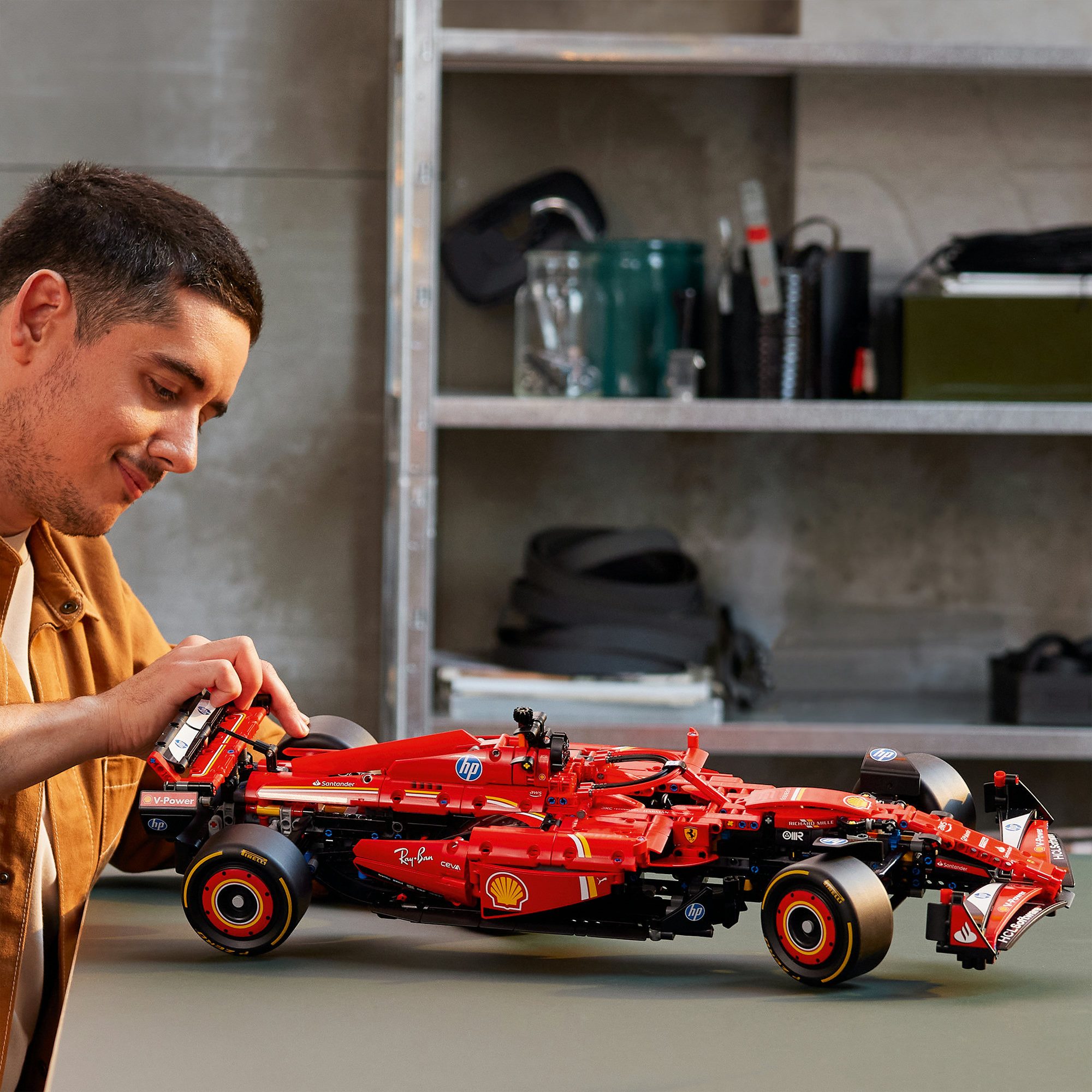 LEGO® Ferrari SF-24 F1 Rennauto (42207), LEGO Technic Konstruktionsspielsteine, (1361 St), Made in Europe – Bild 2 von 5