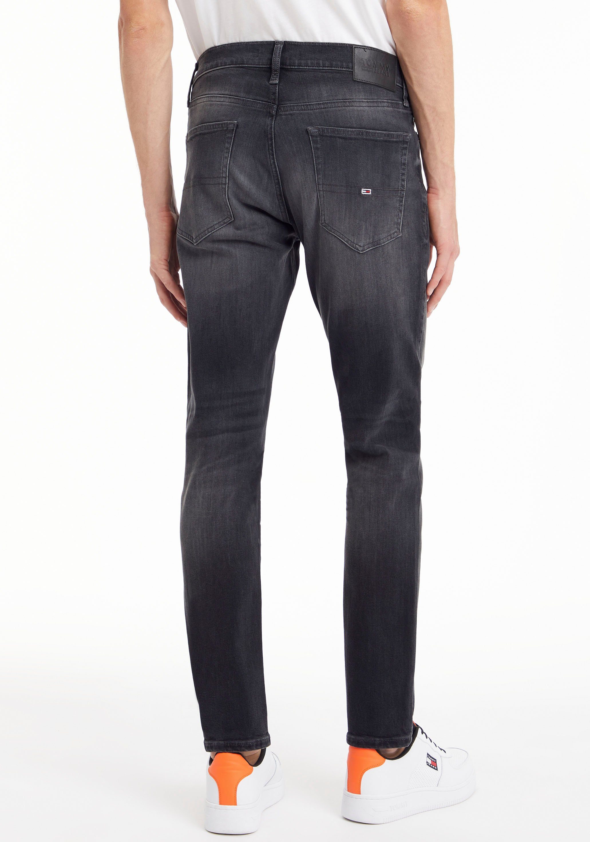 Tommy SLIM AUSTIN mit Slim-fit-Jeans black denim Jeans Lederbadge TPRD