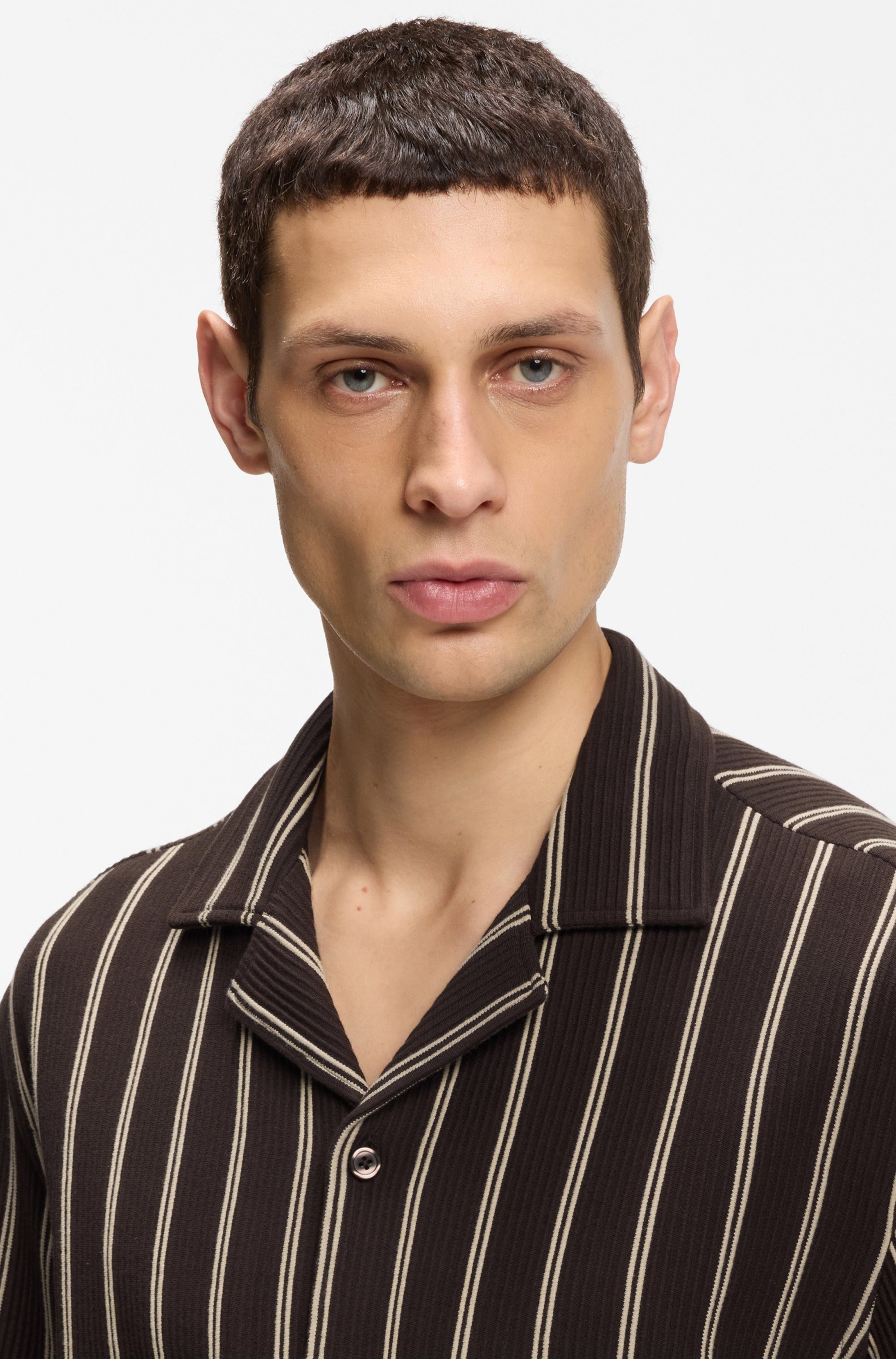 BOSS Kurzarmhemd LARS CAMP B Overshirt mit Freizeitkragen, Relaxed Fit