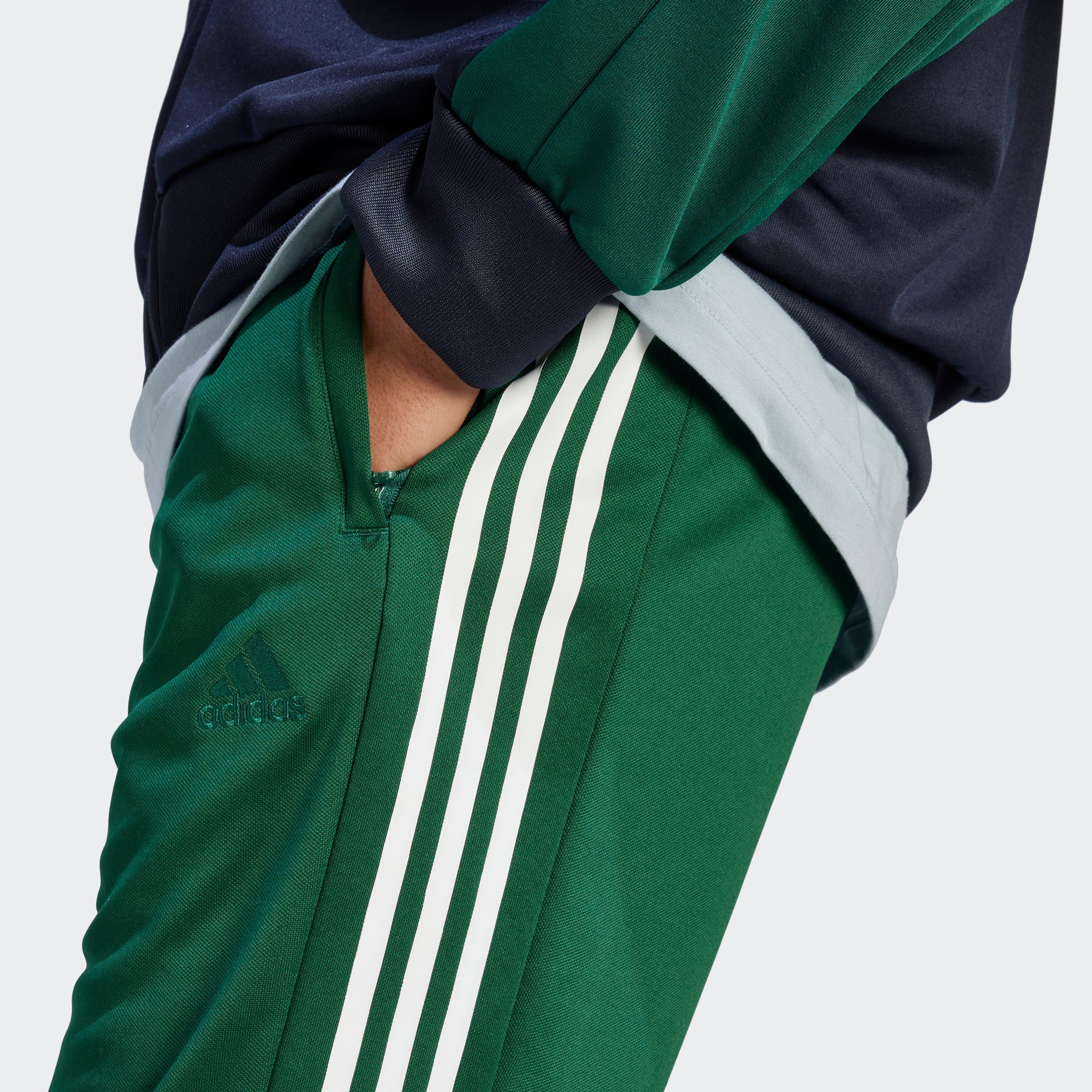 TIRO Collegiate Sporthose (1-tlg) HOSE adidas WORDMARK Sportswear Green