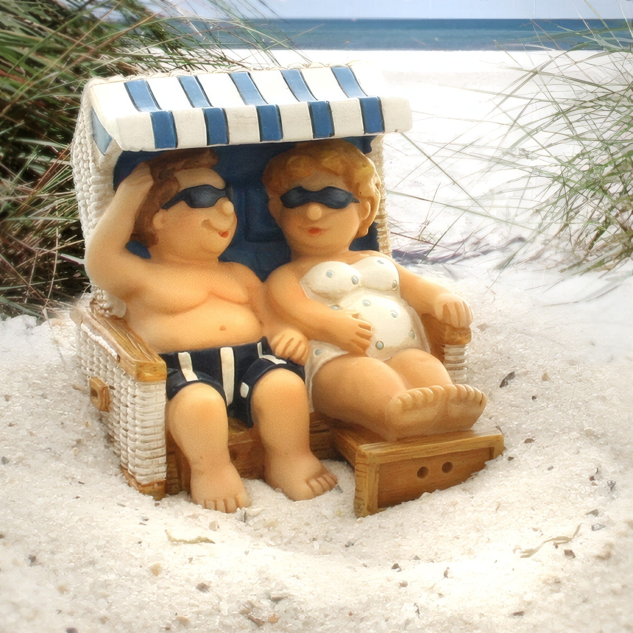 Dragimex Dekofigur Figur Urlaubspaar, ca. 7 × 7,5 × 8 cm, Polyresin günstig online kaufen