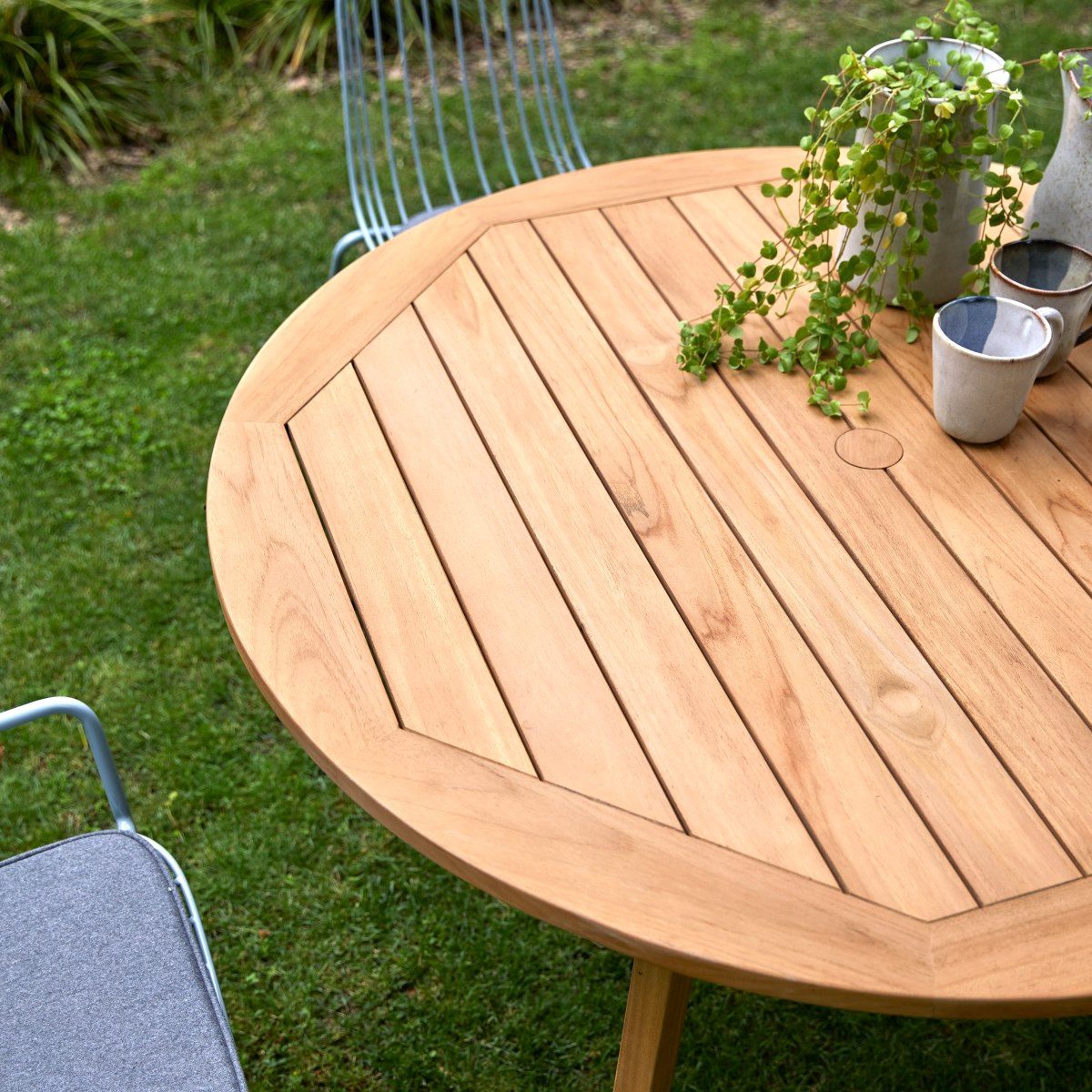 Tikamoon Gartentisch Outdoor Tisch Mila aus Teakholz 120