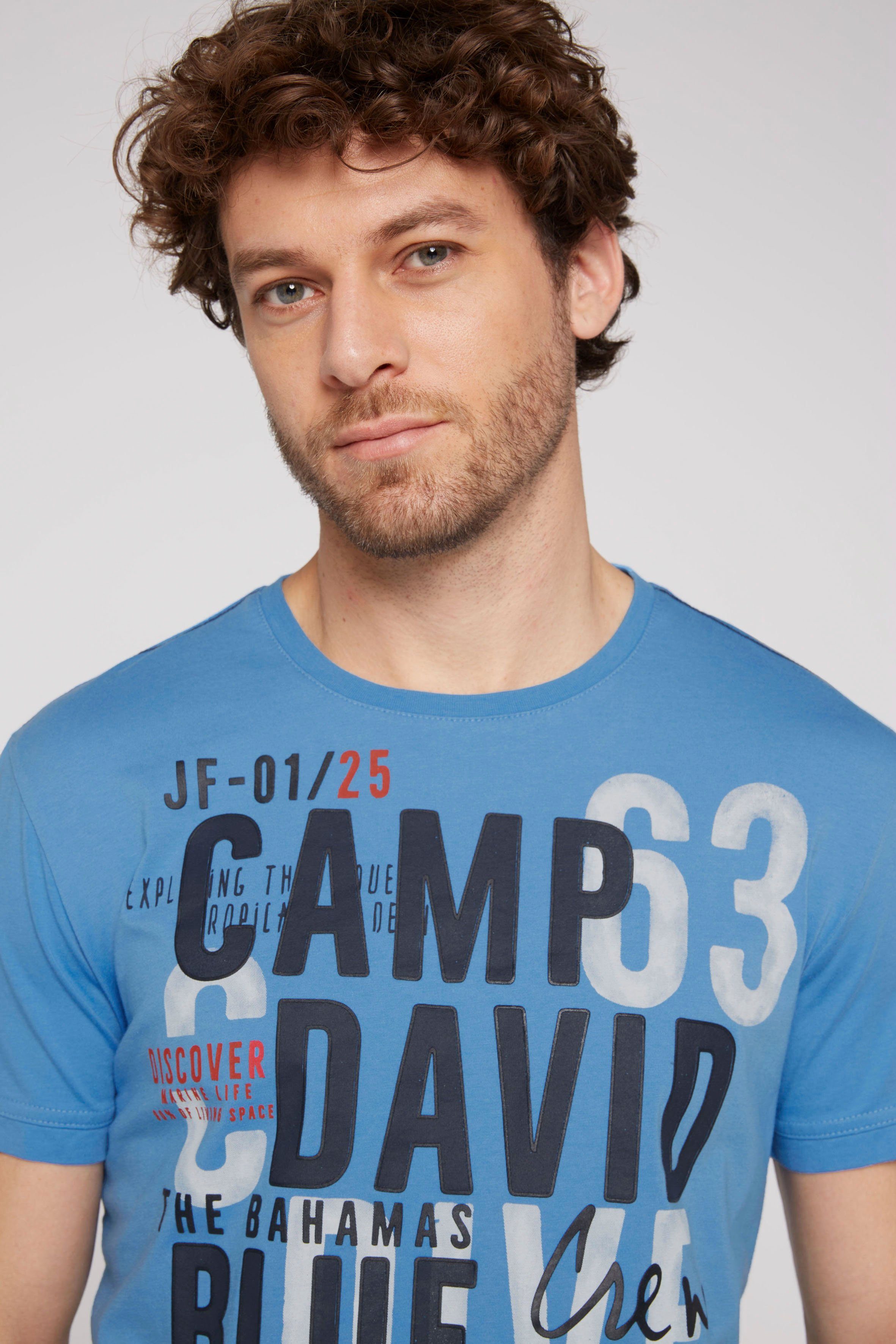 CAMP DAVID T-Shirt mit scuba blue Logodruck