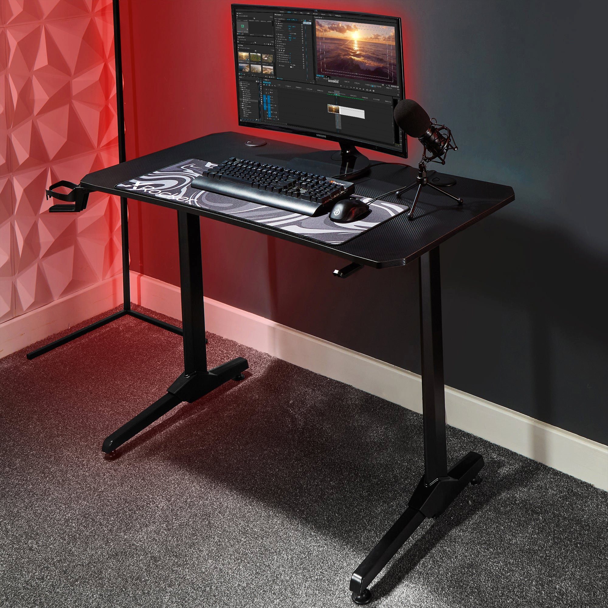 Schreibtisch Panther Carbon Gaming Schreibtisch mit Mousepad & Kabeldurchführung