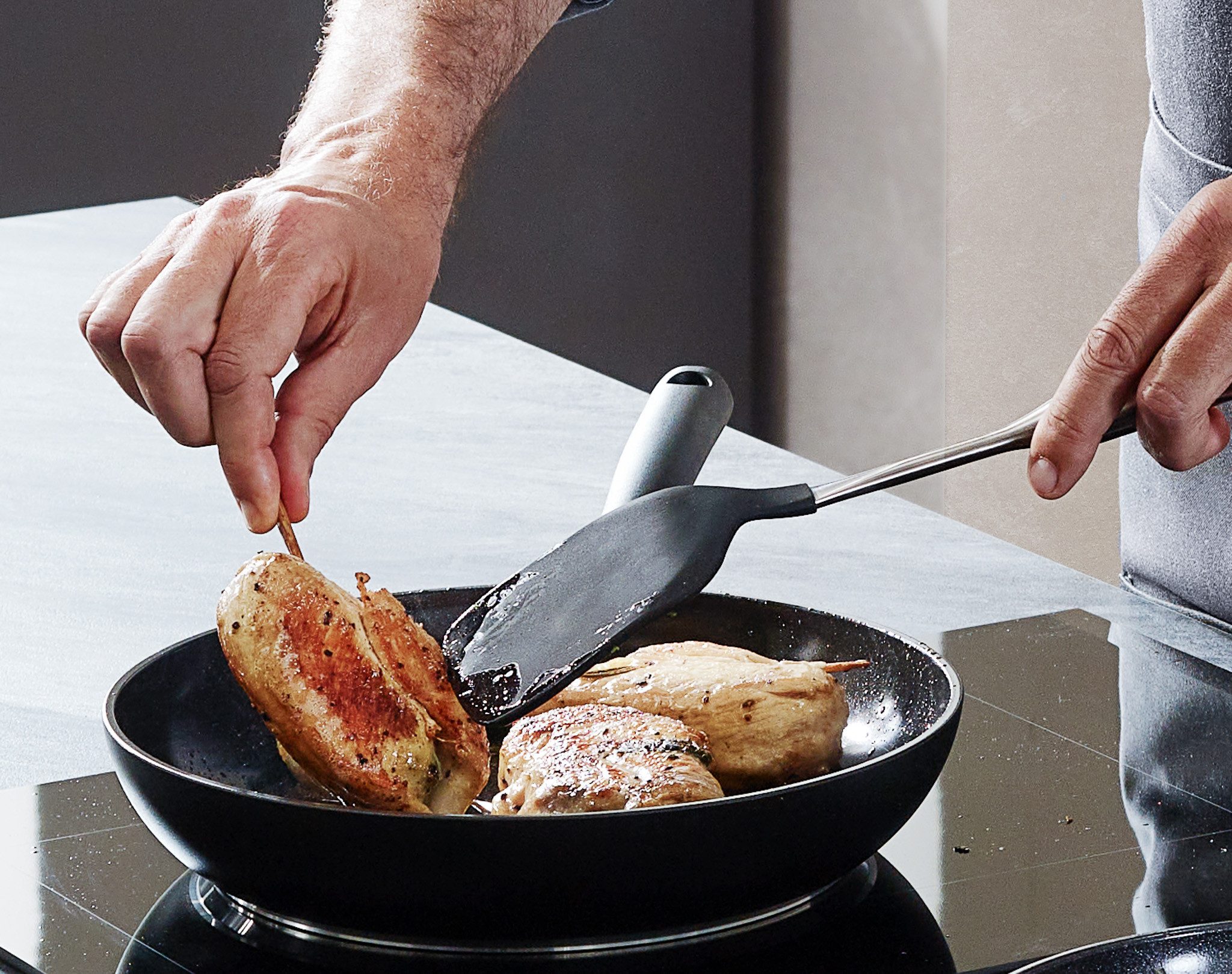Fissler Pfannen-Set Essential, Aluminium (Set, 2-tlg., je 1x Keramikpfanne 24 + 28 cm), leicht zu reinigen, Made in Germany