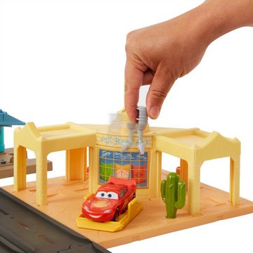 Mattel® Spiel-Gebäude Disney Pixar Cars Disney+ Radiator Springs Tour Spielset