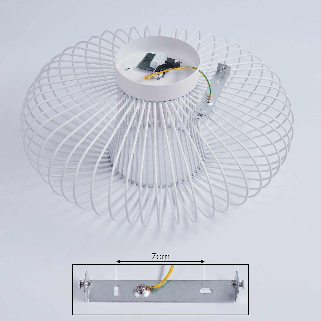 hofstein Deckenleuchte »Pieris« runde Deckenlampe aus Metall in Weiß, ohne Leuchtmittel, Retro-Leuchte mit Lichteffekt durch Gitter-Optik, Ø40cm, E27 – Bild 5 von 5