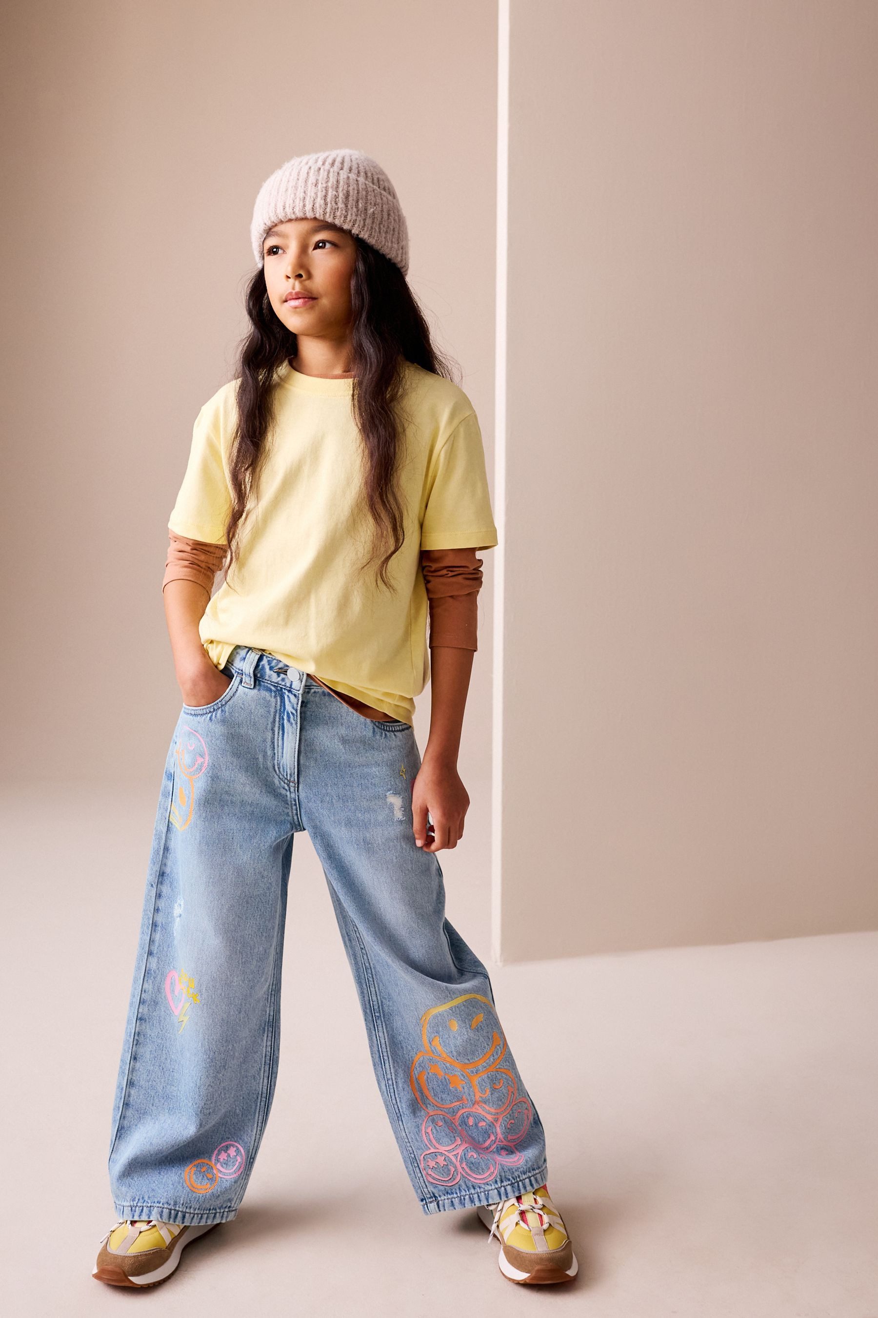 Next Weite Jeans SmileyWorld® Jeans mit weitem Bein und Print (1-tlg)