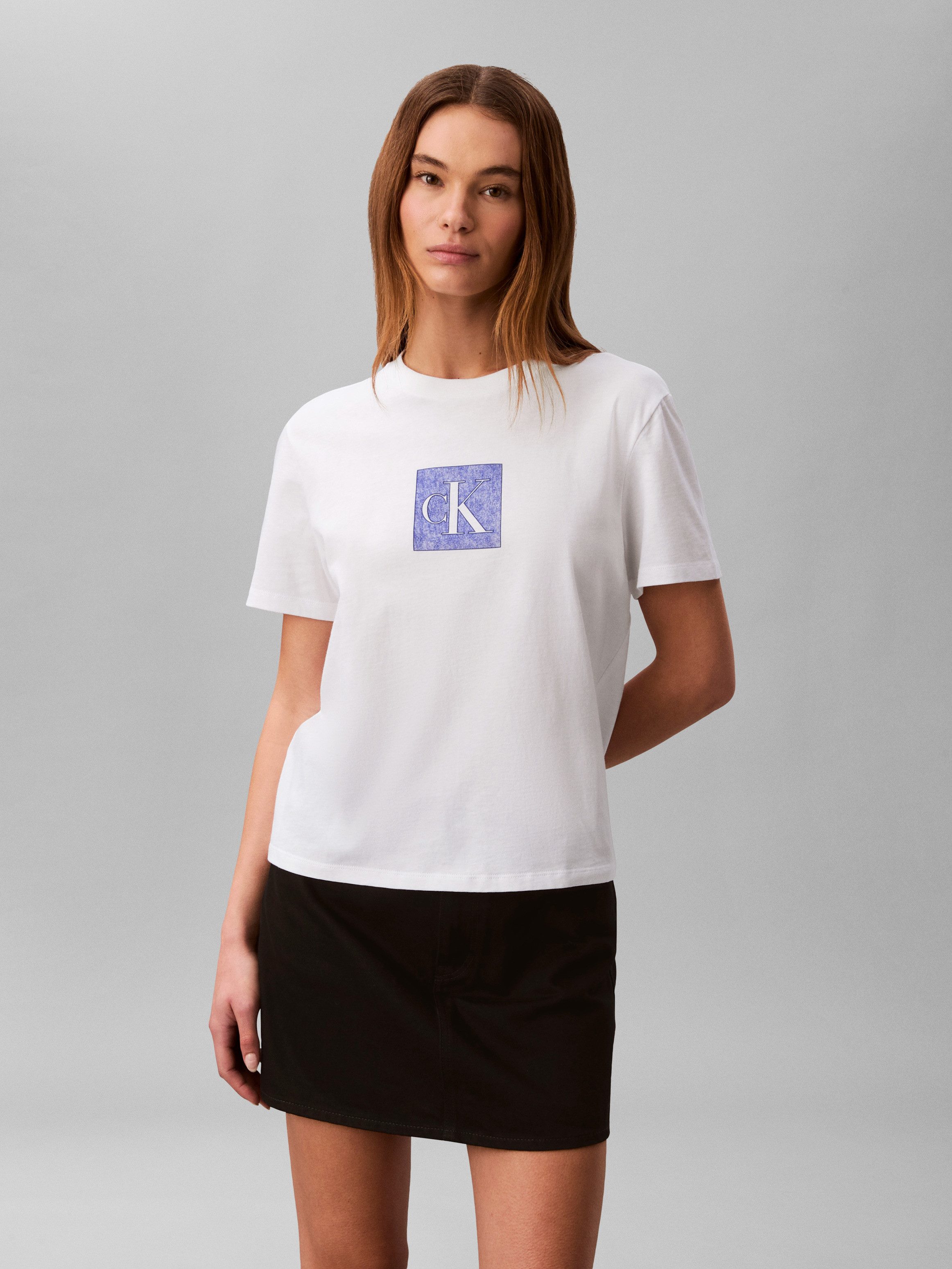 Calvin Klein T-Shirt CLASSIC FIT MONOGRAM TEE Regular fit mit Rundhalsausschnitt