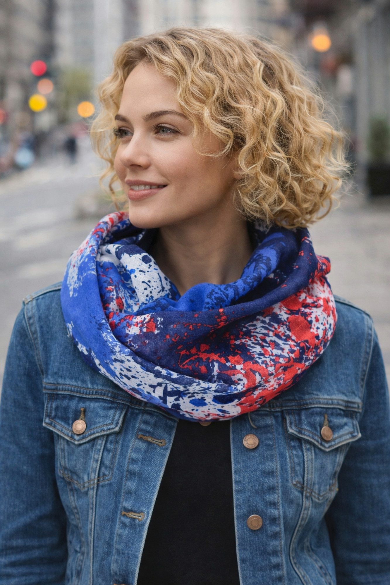 Ella Jonte Loop, mit buntem Airbrush-Muster – Leichter Rundschal in 4 Trendfarben