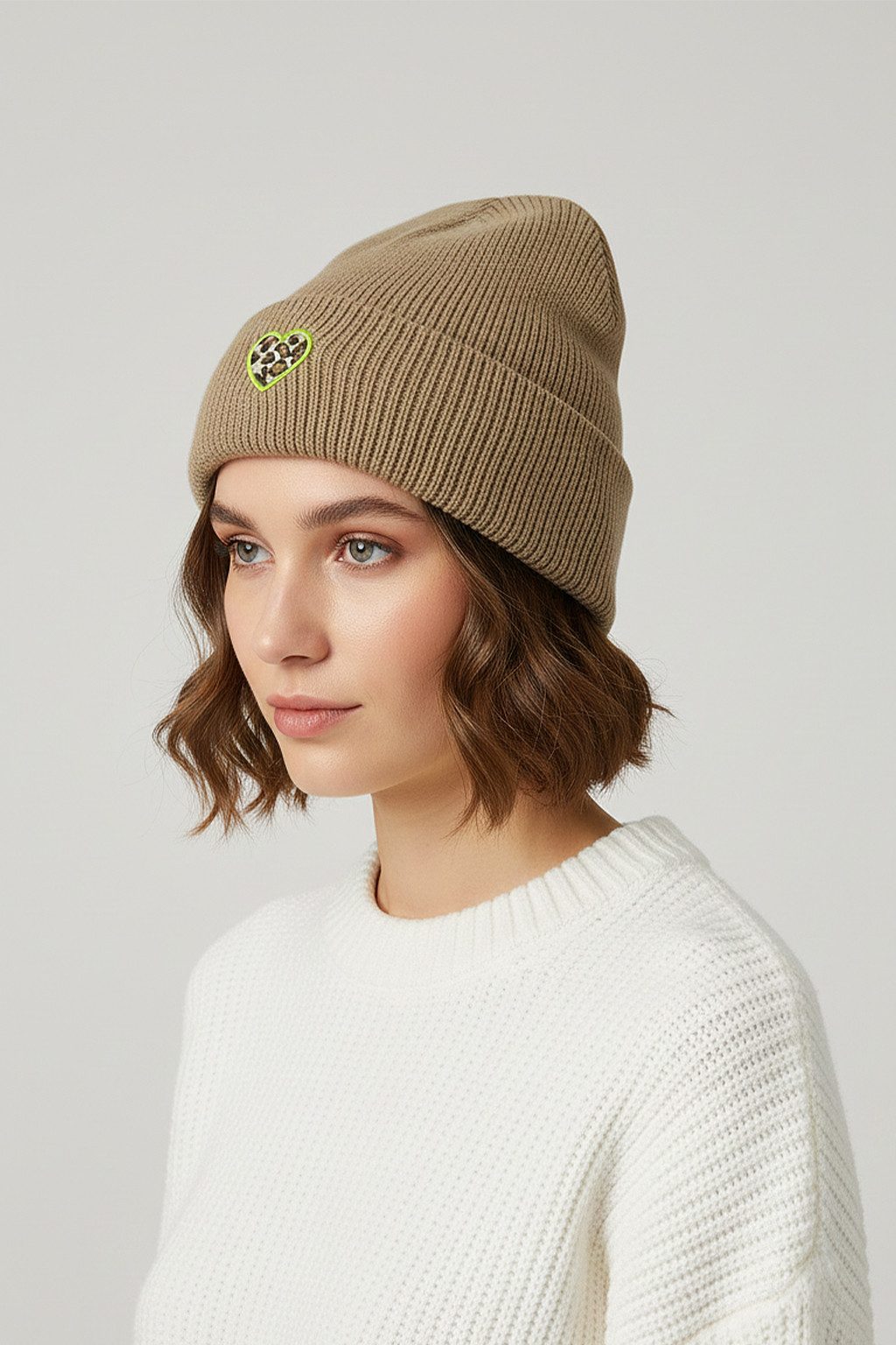 Faera Strickmütze Gerippte warme Mütze mit Herz Patch für Damen (1-St., modisch) Normal Fit Einfarbig elastisch Ohne Verschluss Casual-Style