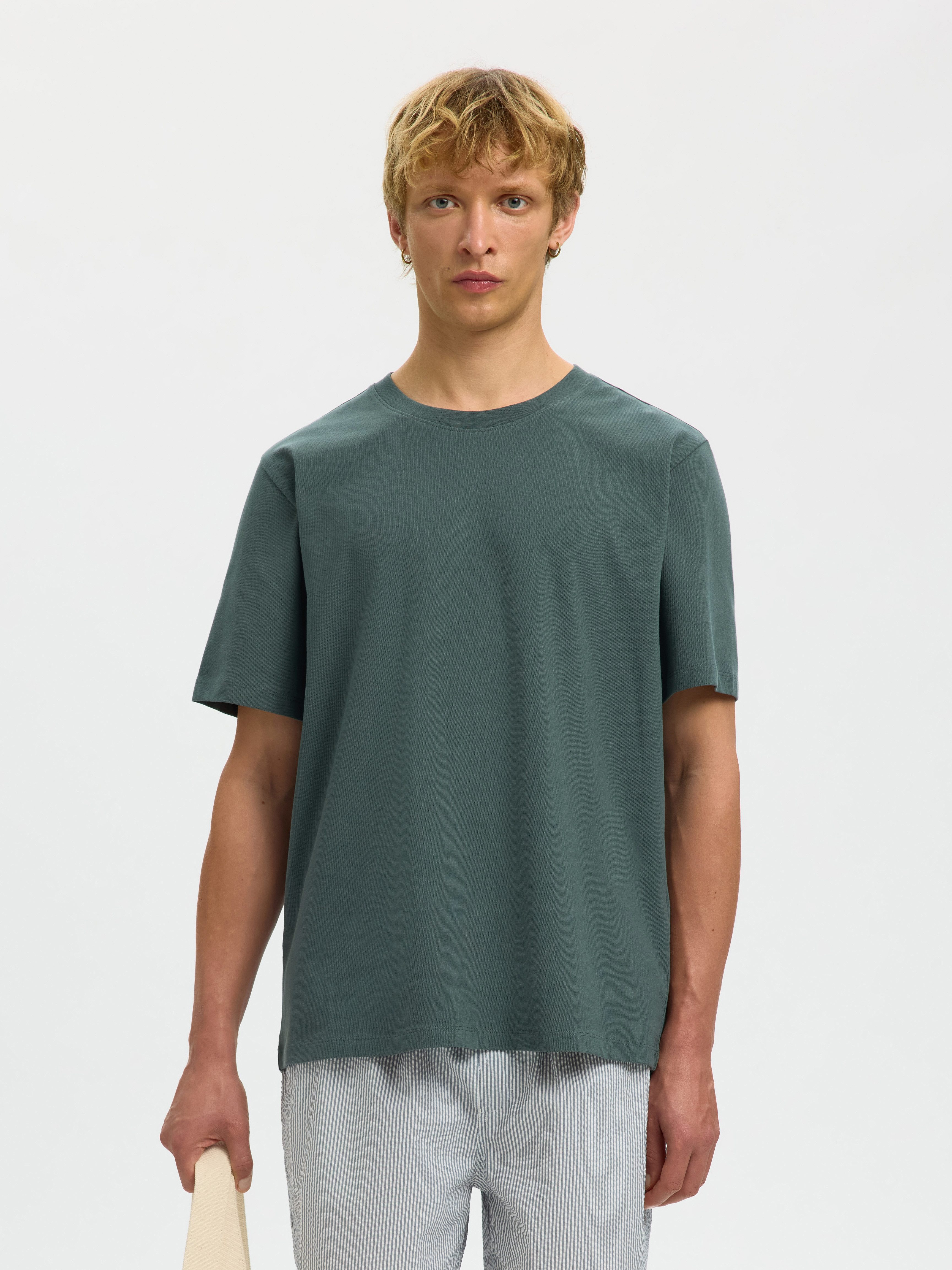 Selected Rundhalsshirt SLHATLAS SS O-NECK TEE Baumwollmischung, regular fit
