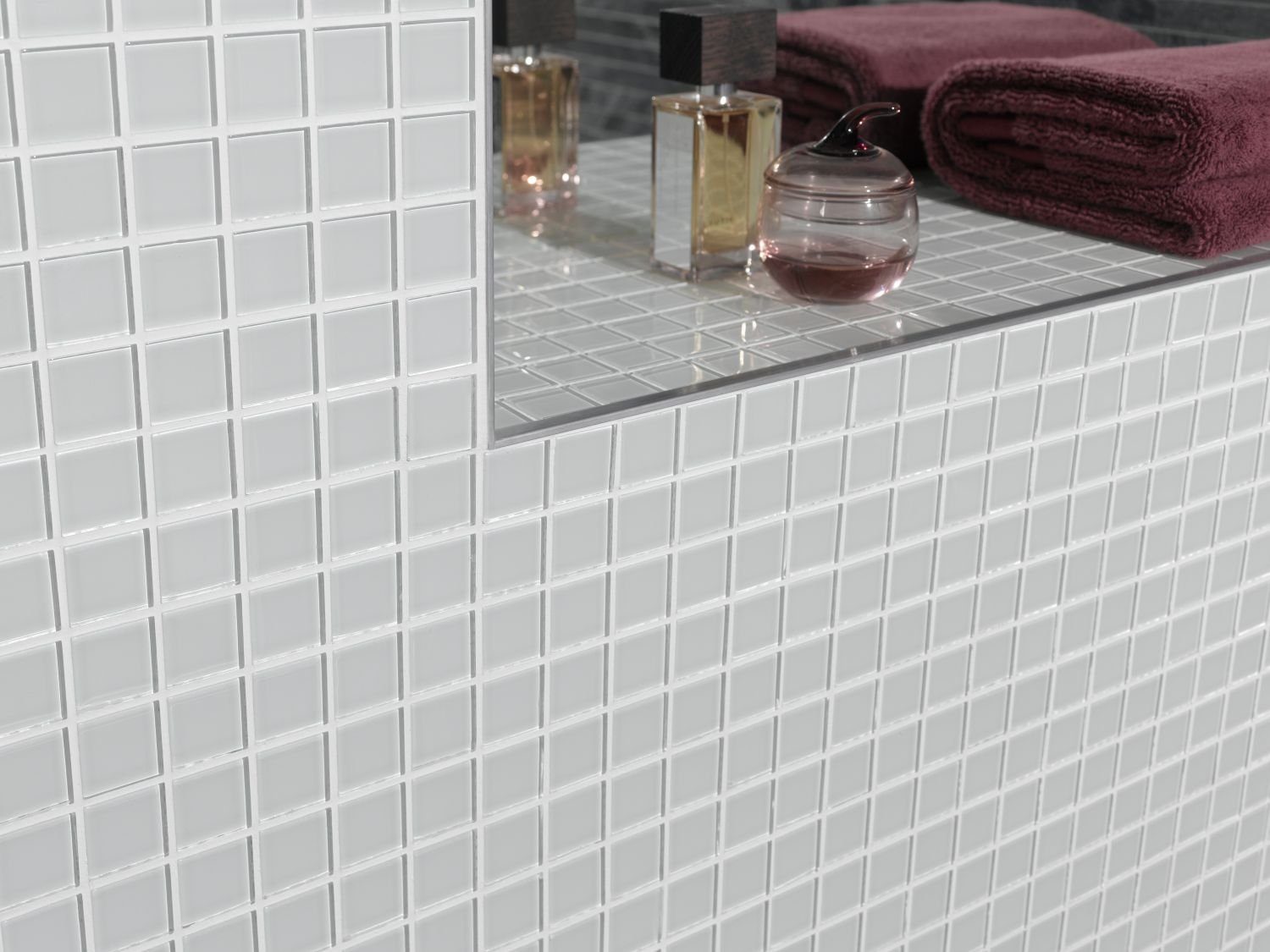 Mosani Mosaikfliesen 1m² Glasmosaik Wand- und Bodenfliesen weiß glänzend, Set, 10-teilig, Dekorative Wandverkleidung