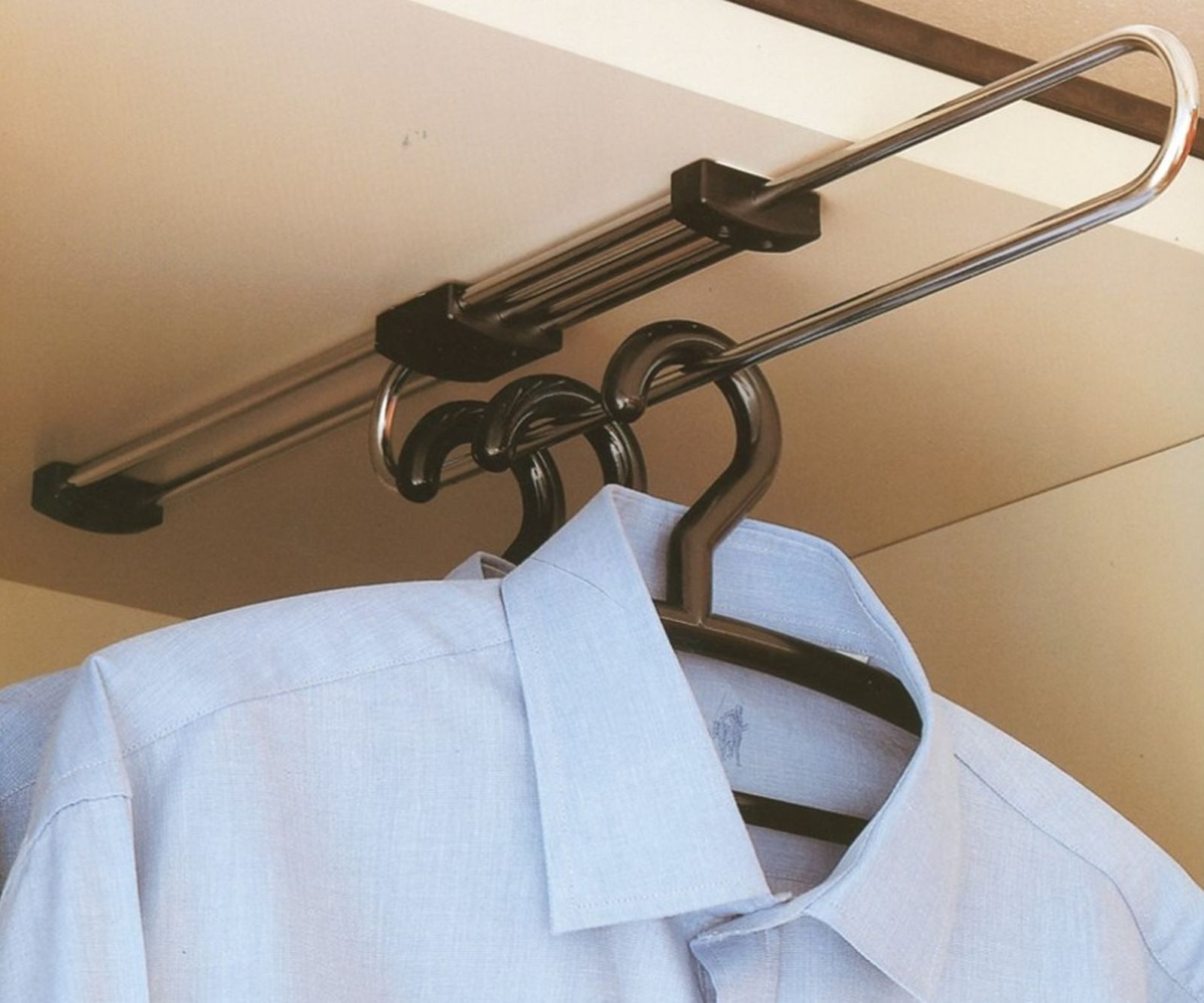 livingpoint24 Garderobenhaken Kleiderstange ausziehbar, Bügelhalter Schrank, Garderobenstange 33cm