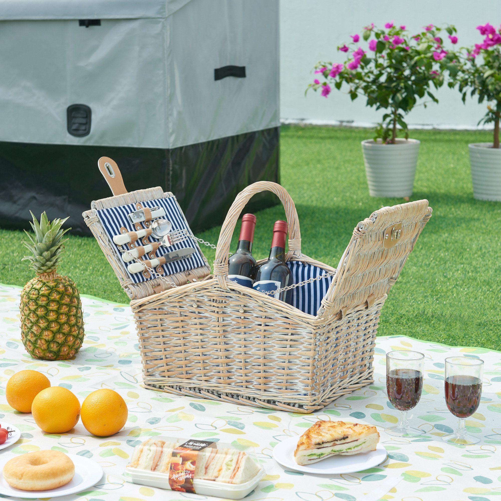 casa.pro Picknickkorb (Komplett-Set), »Lumparland« für 2 Personen Weide 40x28x37 cm Weiß / Blau