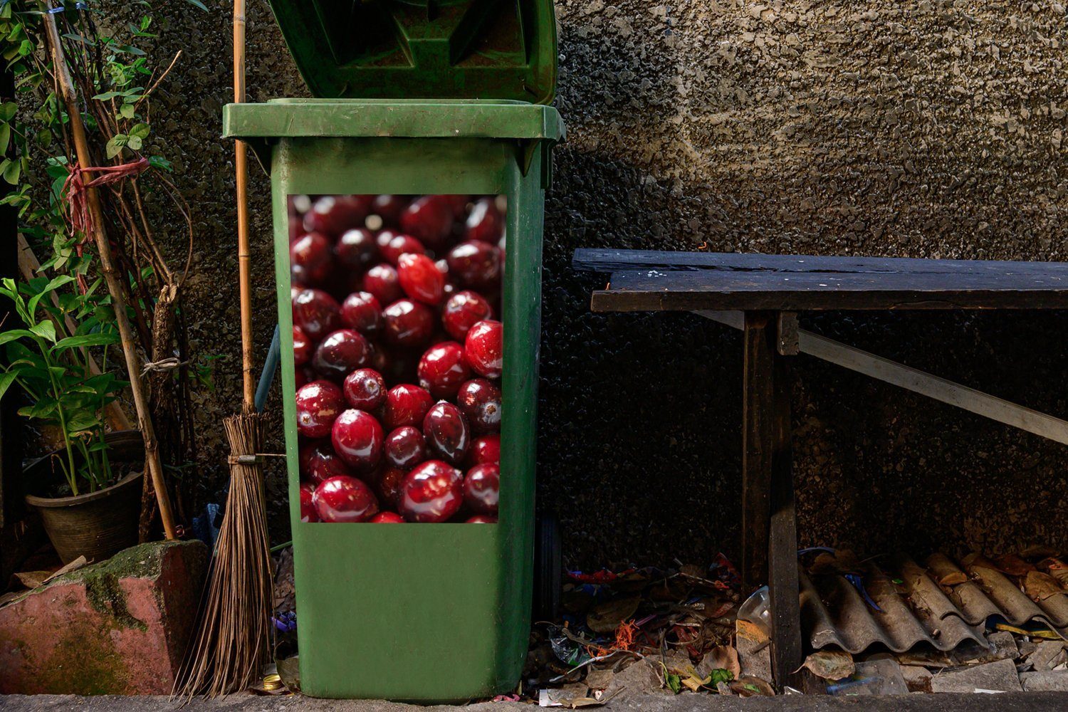Sticker, St), Container, Wandsticker Nahaufnahme (1 von frisch Preiselbeeren gepflückten MuchoWow Mülltonne, Abfalbehälter Mülleimer-aufkleber,