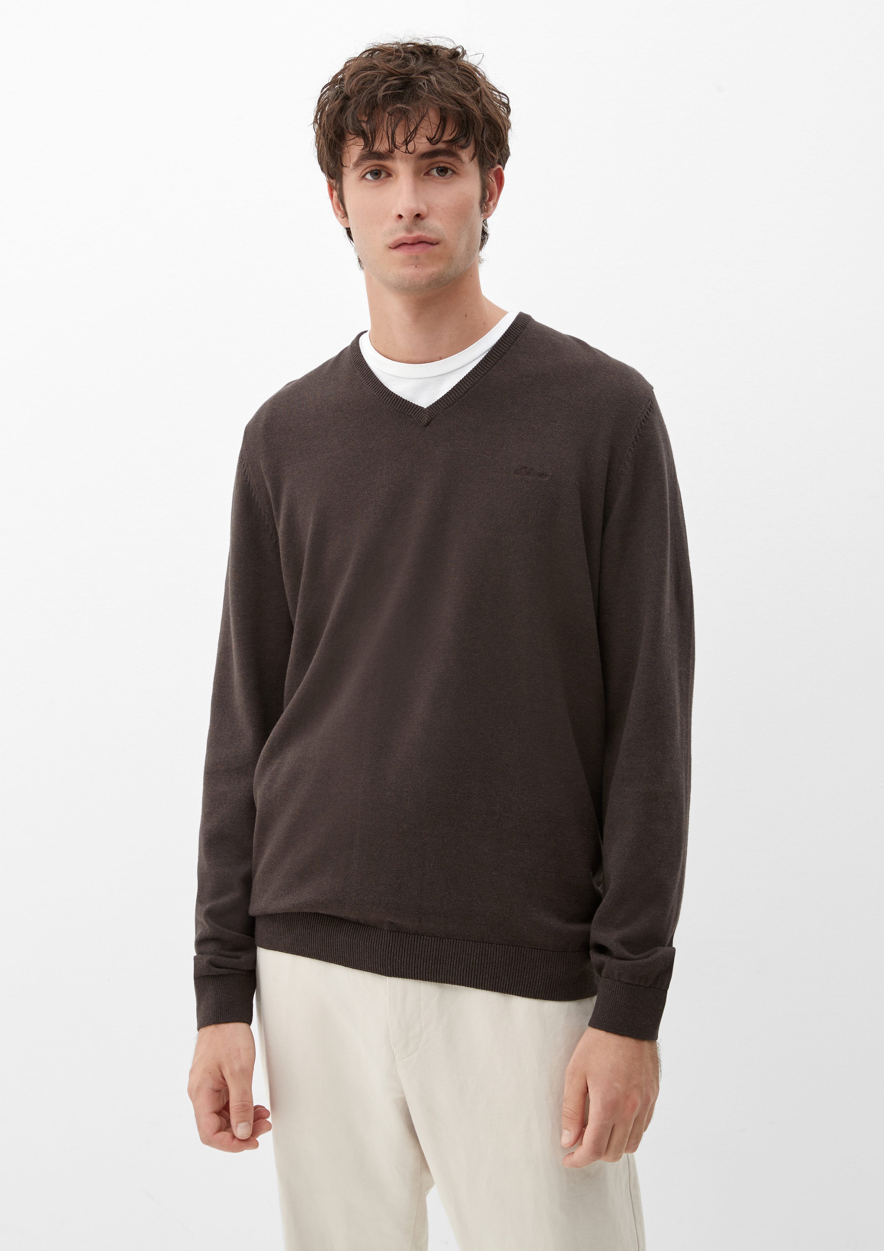 s.Oliver Strickpullover Feinstrickpulli mit V-Ausschnitt Logo günstig online kaufen