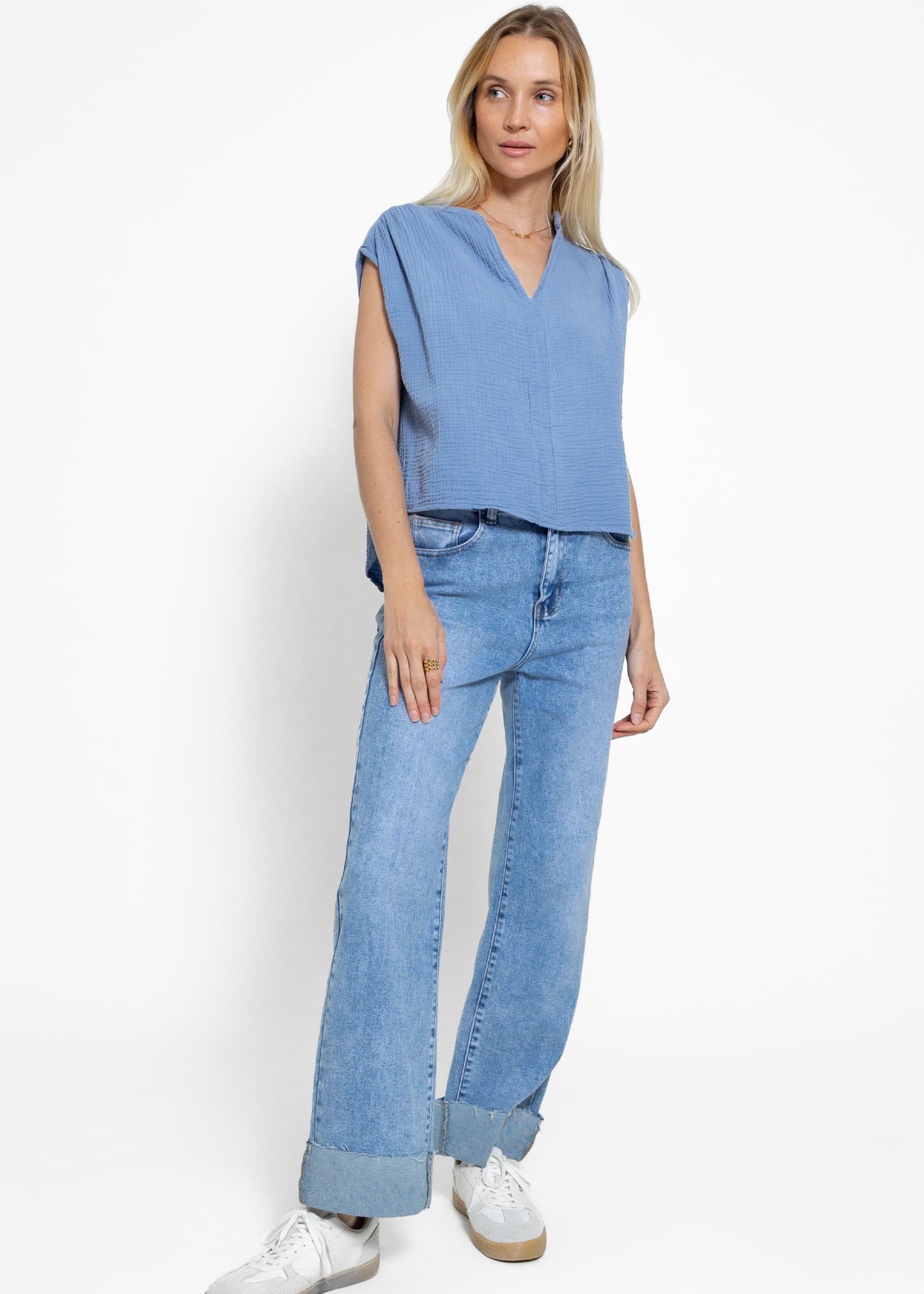 SASSYCLASSY Kurzarmshirt Musselin Shirt für Damen Ärmelloses Shirt aus Baumwolle mit tiefem V-Ausschnitt