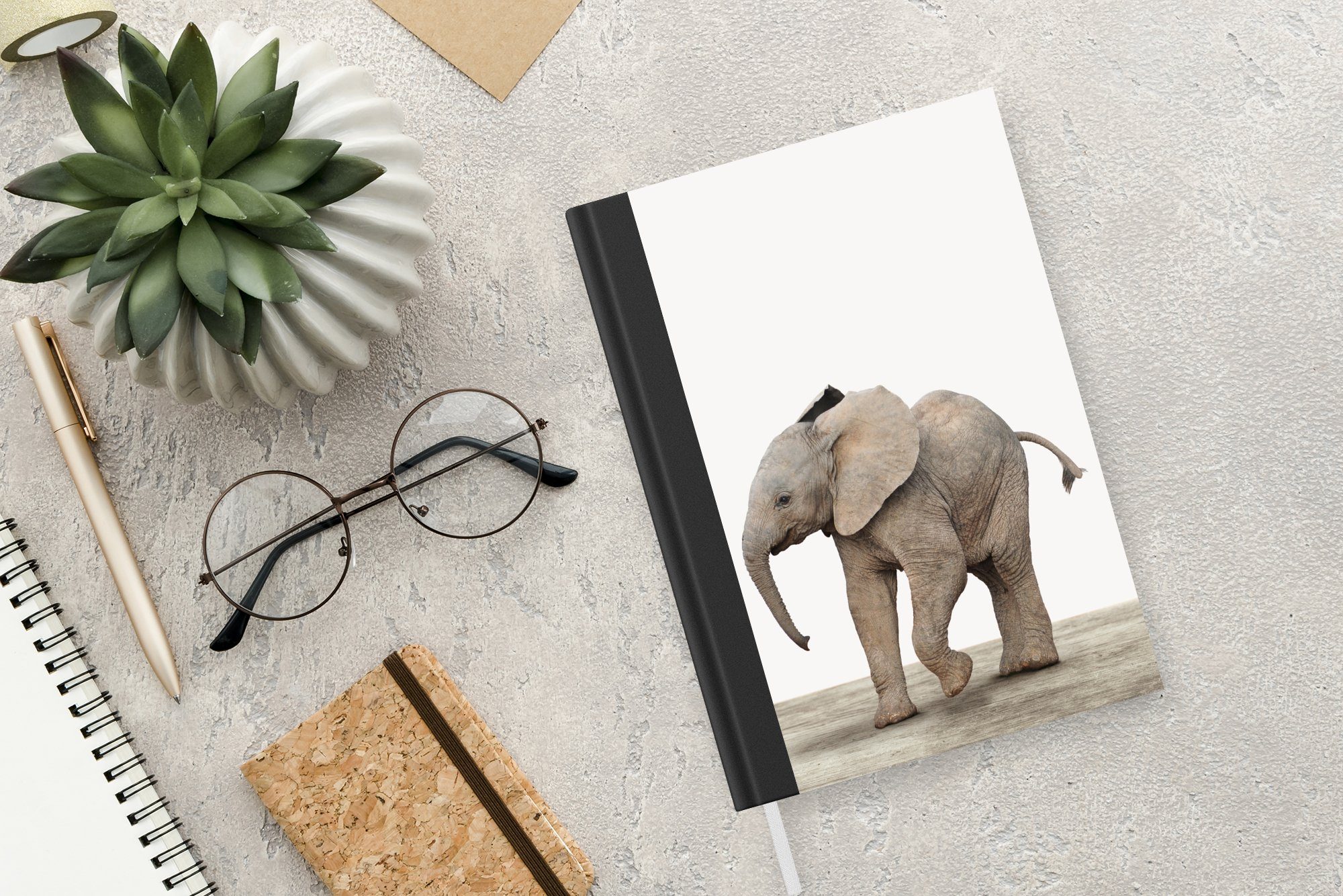 Haushaltsbuch - - Baby-Elefant Seiten, Journal, Mädchen - Tagebuch, 98 - Notizheft, Merkzettel, Notizbuch A5, Jungen, Tiere Kinder MuchoWow