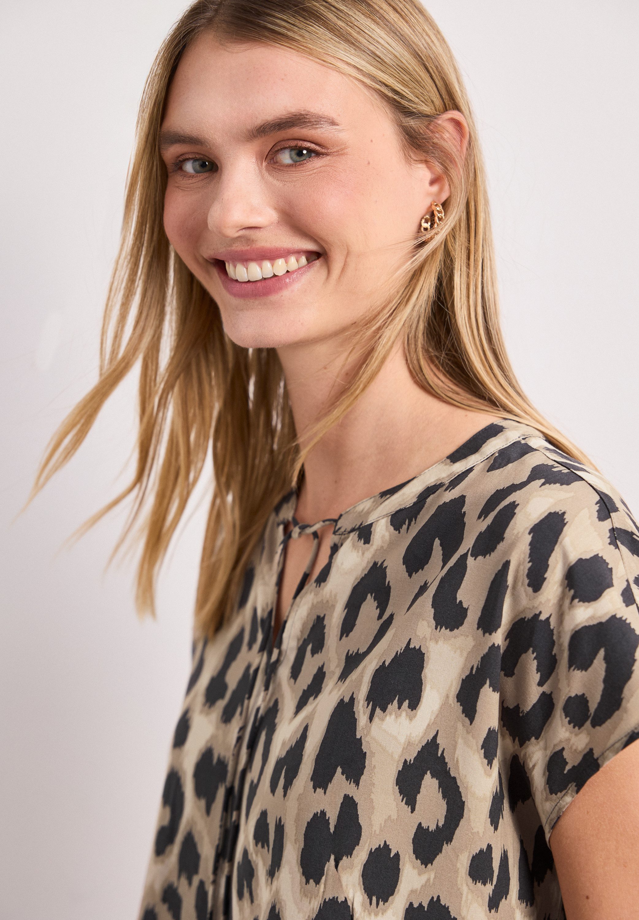 STREET ONE Kurzarmbluse Sommerbluse mit floralem Muster