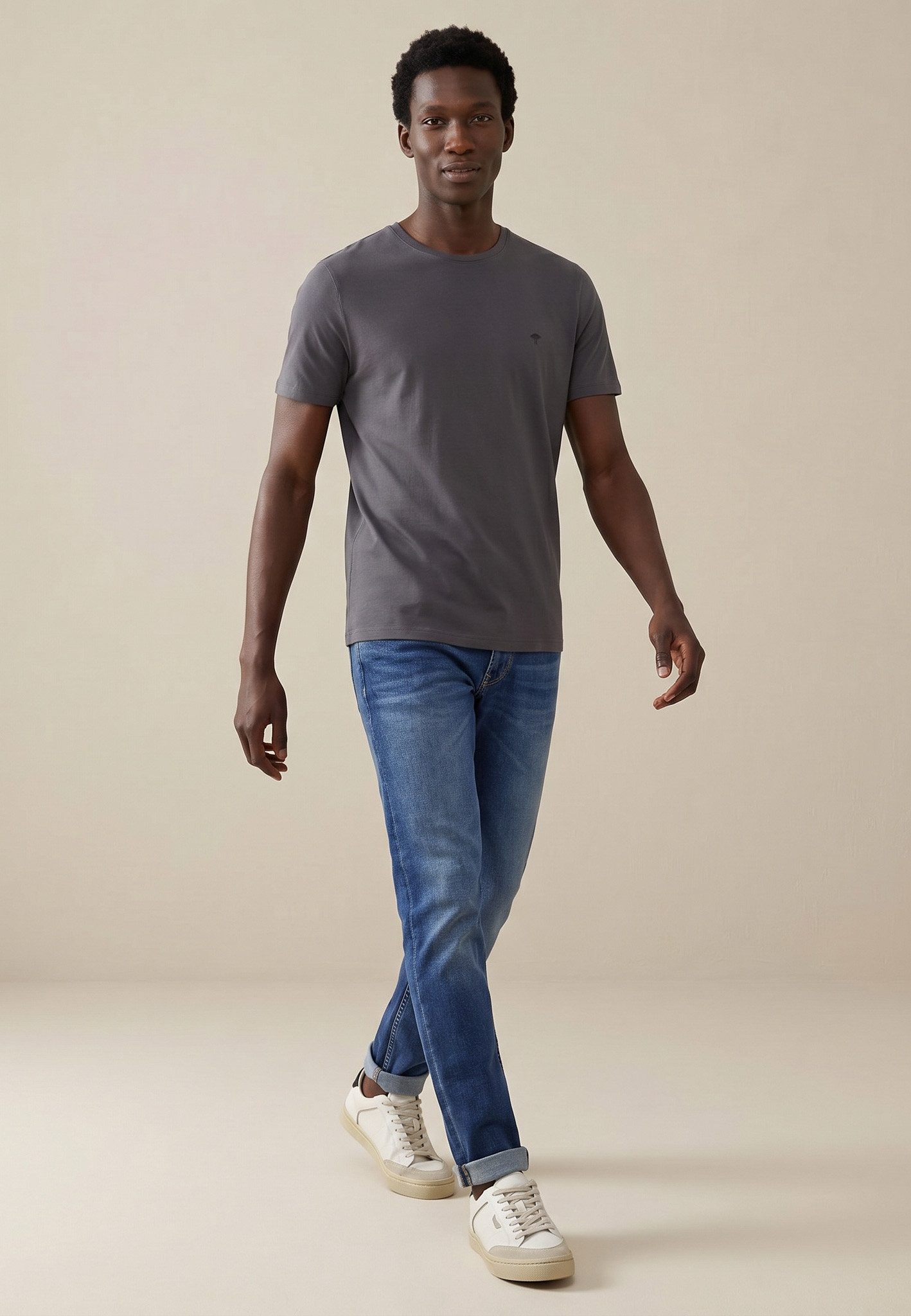 FYNCH-HATTON T-Shirt Sommershirt in unifarben, mit Logostickerei