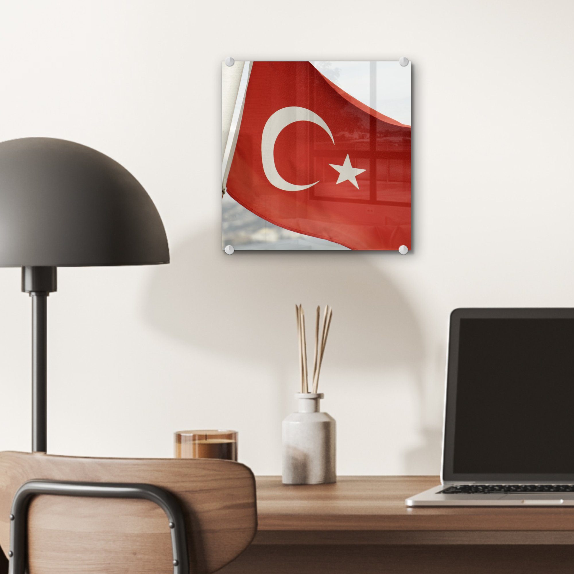 Glas Wandbild Die auf auf St), Acrylglasbild Glas Wind, Türkei - Wanddekoration - Bilder (1 Flagge Foto Glasbilder im weht MuchoWow - der